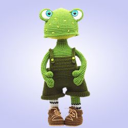Cute amigurumi crochet frog, amigurumi stuffed animal, frog gift
