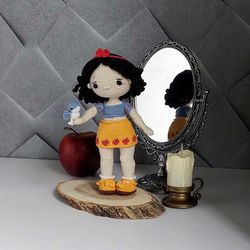 Amigurumi pattern crochet doll Snow White