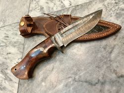 Handmade Damascus bowie knife with sheath Fixed blade hunting knife for Survival Ergonomic Walnut wood handle handmade