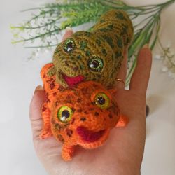 Crochet Eublepharis the gecko amigurumi toy pattern in English pdf, Christmas frealistic animal souvenir diy