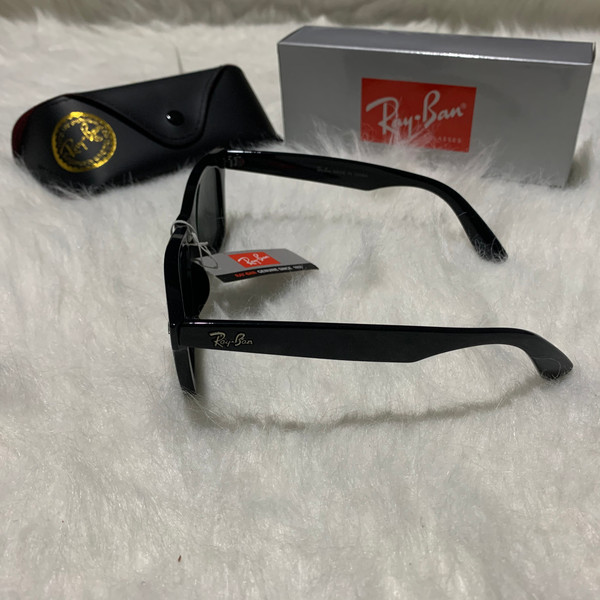 A Ray-Ban 2140 Classic Sunglasses Polished Black Frame (7).JPG