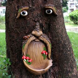 1Set Old Man Tree Hugger Sculpture