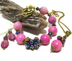 Handmade Kunzite gemstone jewelry set of pendant necklace, bracelet and earrings bright gold, pink and purple colors