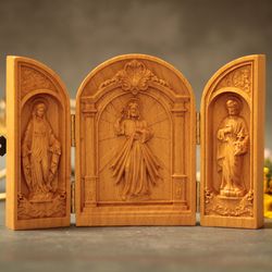 Wooden Triptych Altar for Family-Free Engarving-Wooden Religious Gifts,Best Family Gift,Thank You Gift,Housewarming Gift