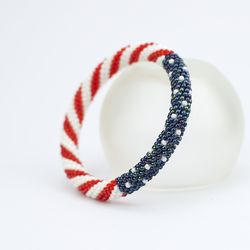Patriotic beaded handmade bracelet, American flag bracelet