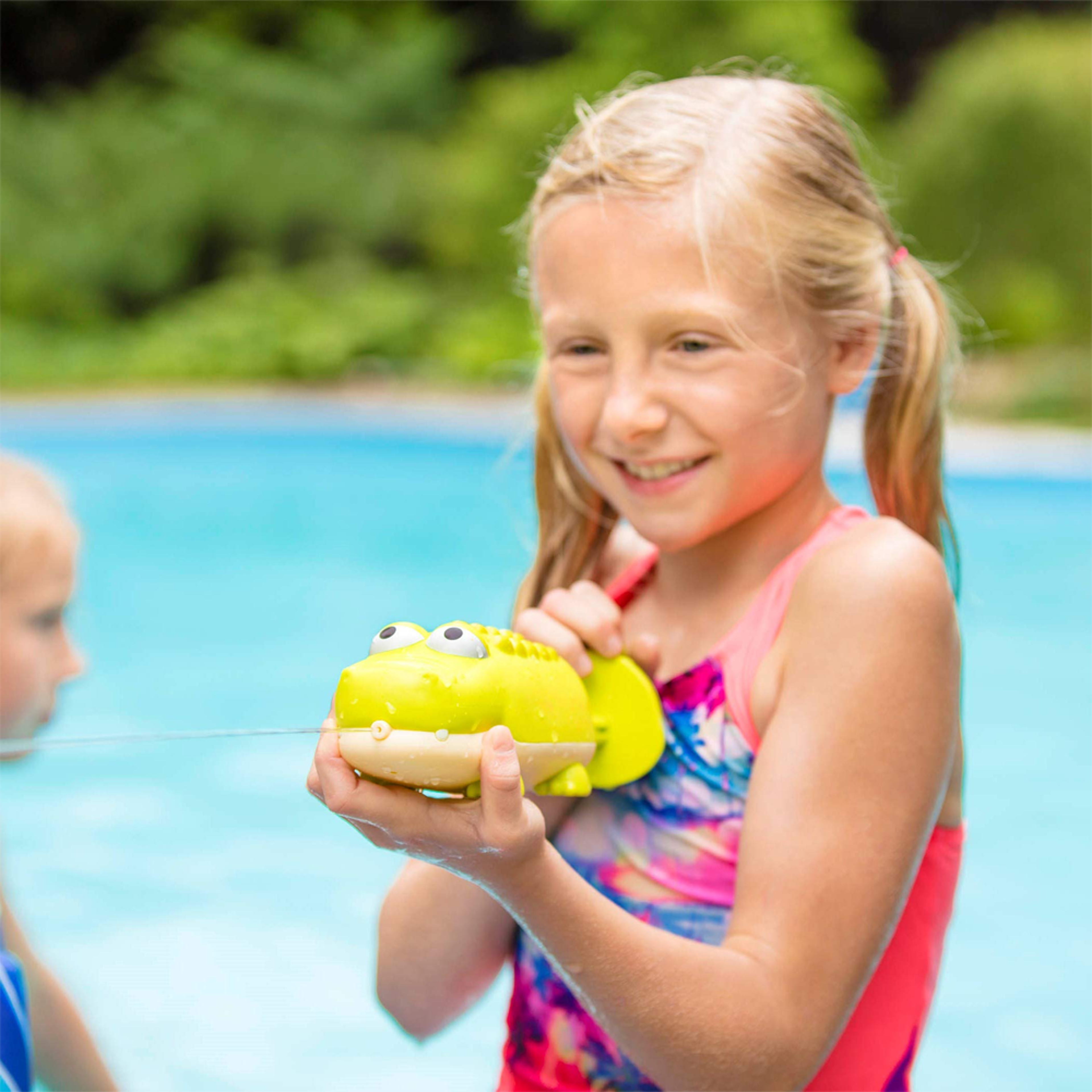crocodile & shark water squirter toy for kids