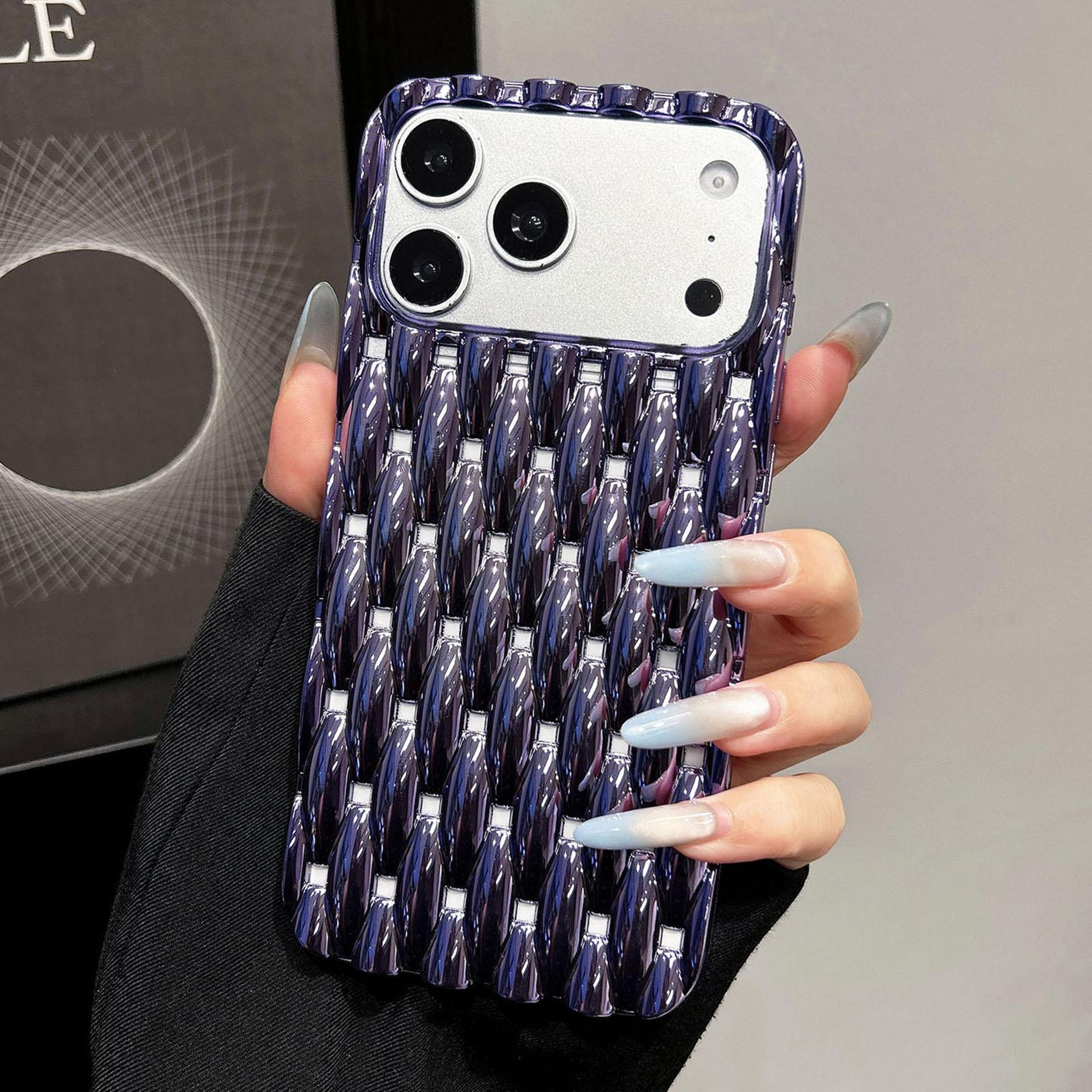 twisted texture iphone 18 pro case with hollow heat dissipation tpu protection