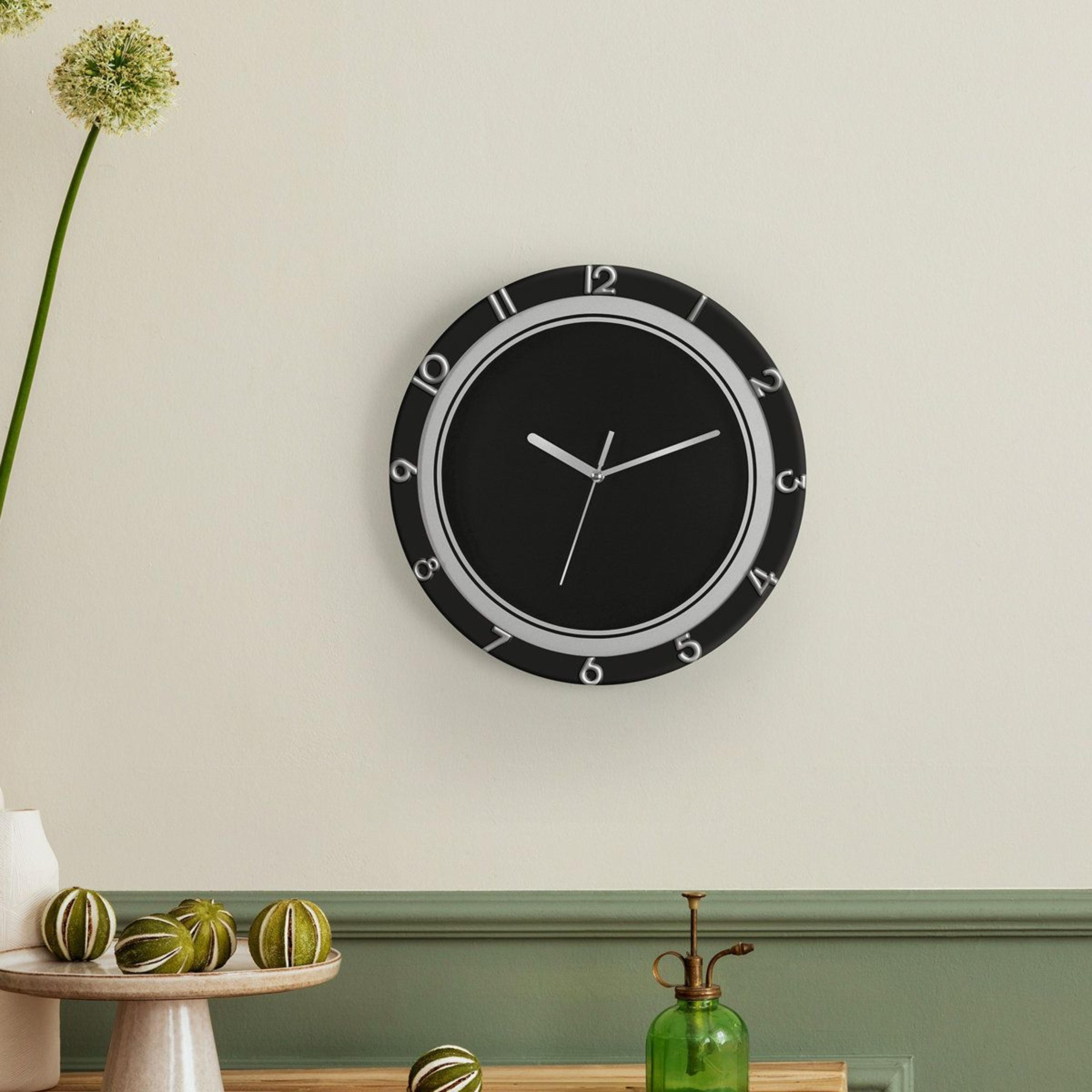 12 inch silent wall clock with easy read numbers and black frame