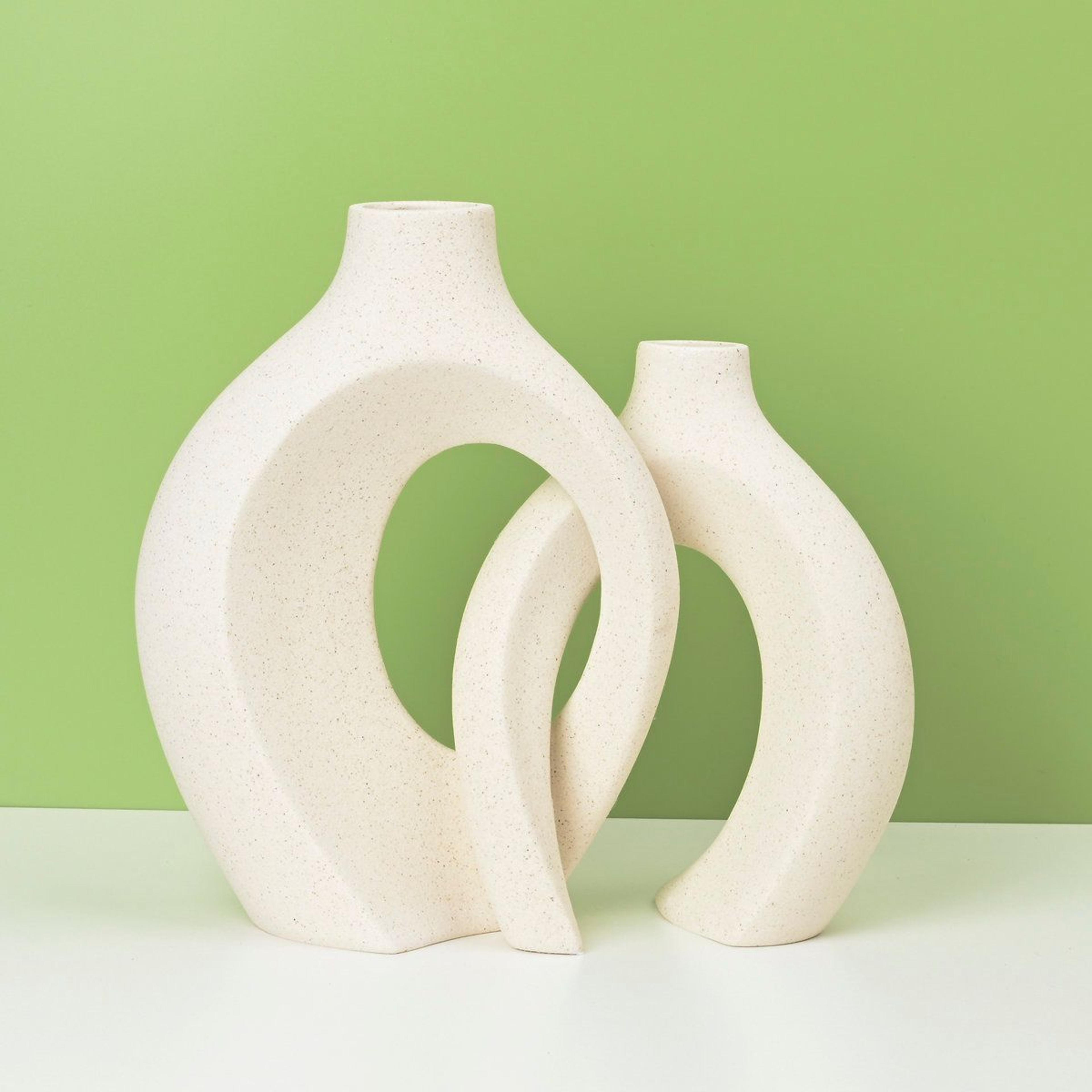 Christiam 2 Piece Modern Ceramic Vase Set Handmade Snuggling Boho Vases For Home Decor 6