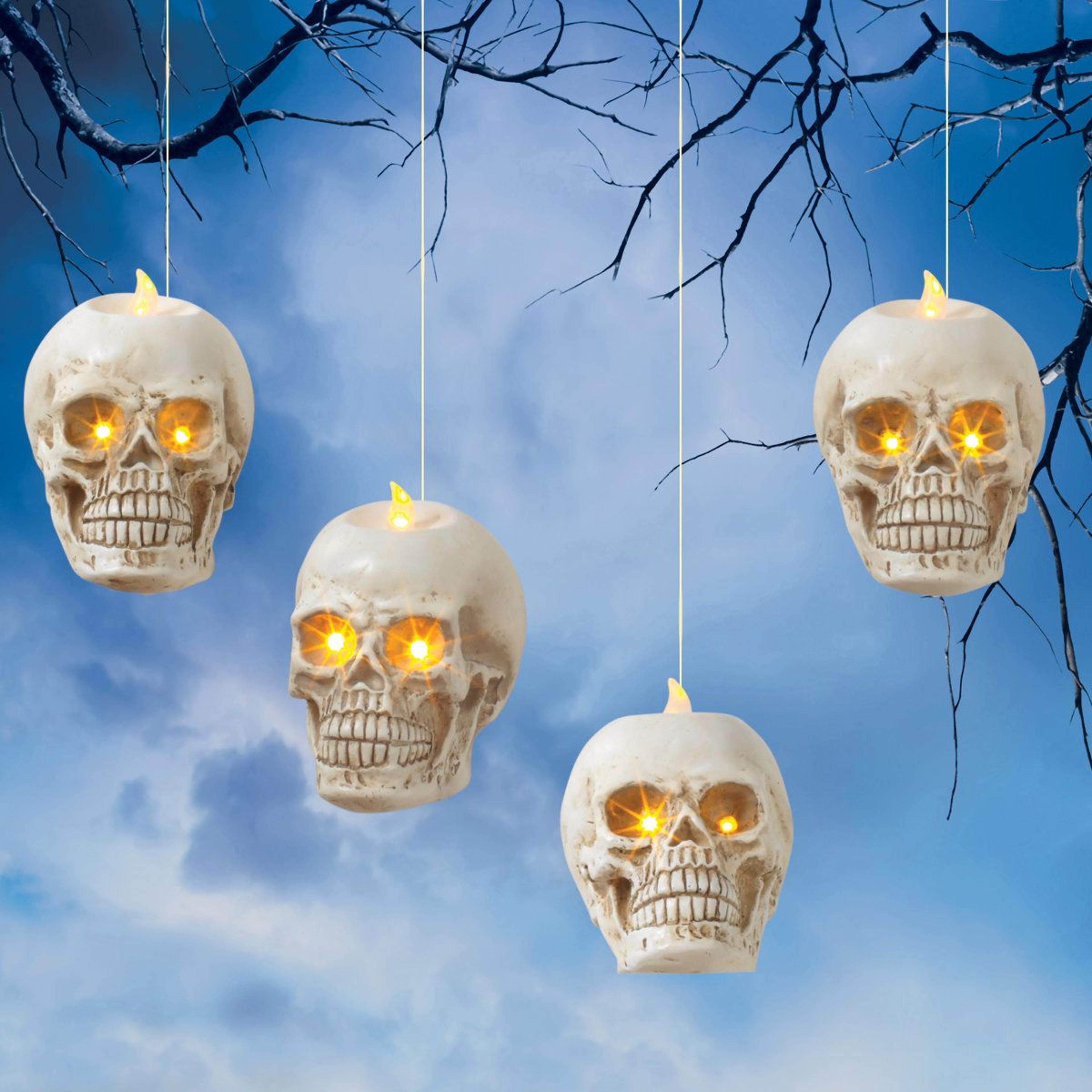 Lighted Hanging Skulls Set Battery Operated Halloween Decorations With Remote  Timer 2