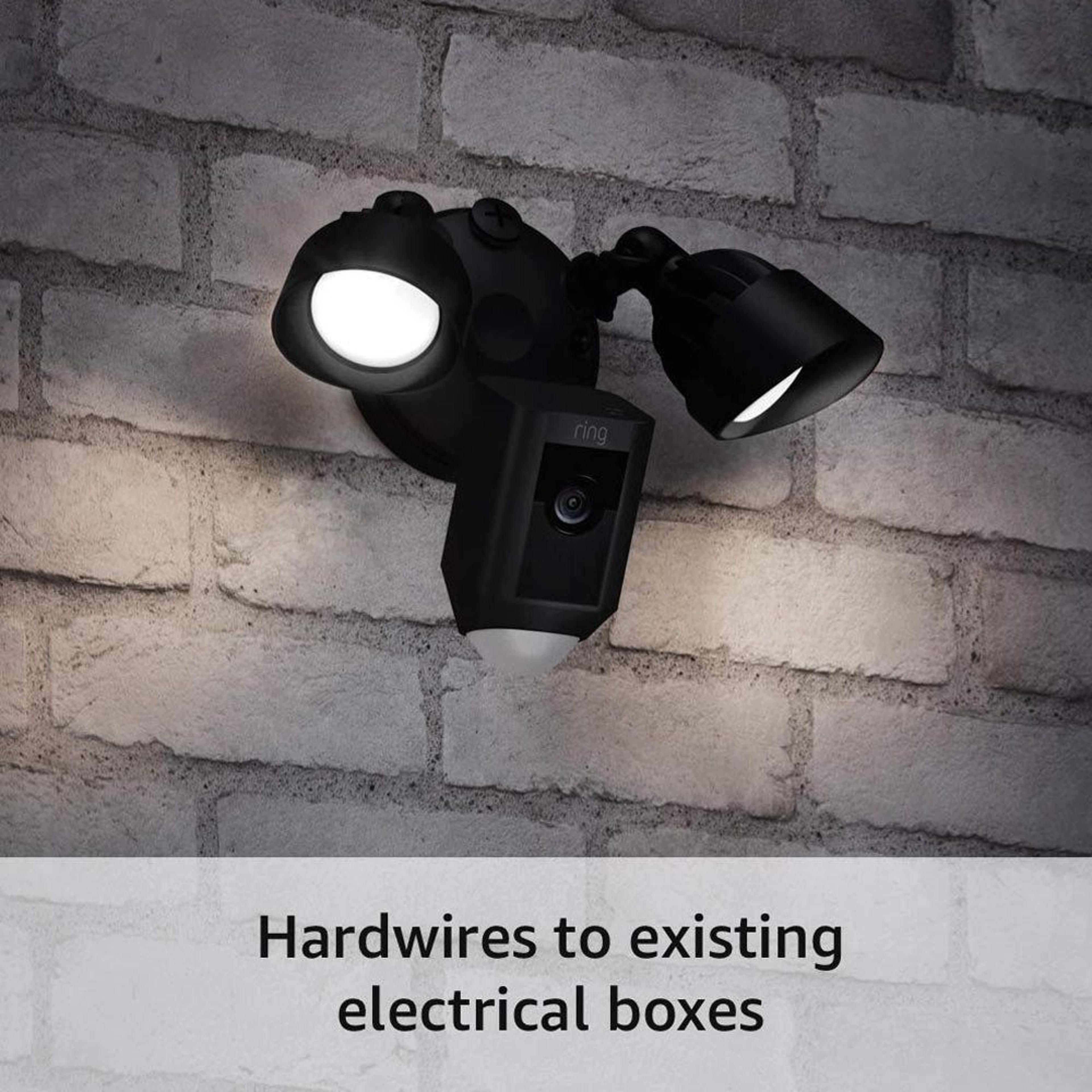 Smart Outdoor Security Floodlight Camera With Motion Sensor And 1080p HD Video 2