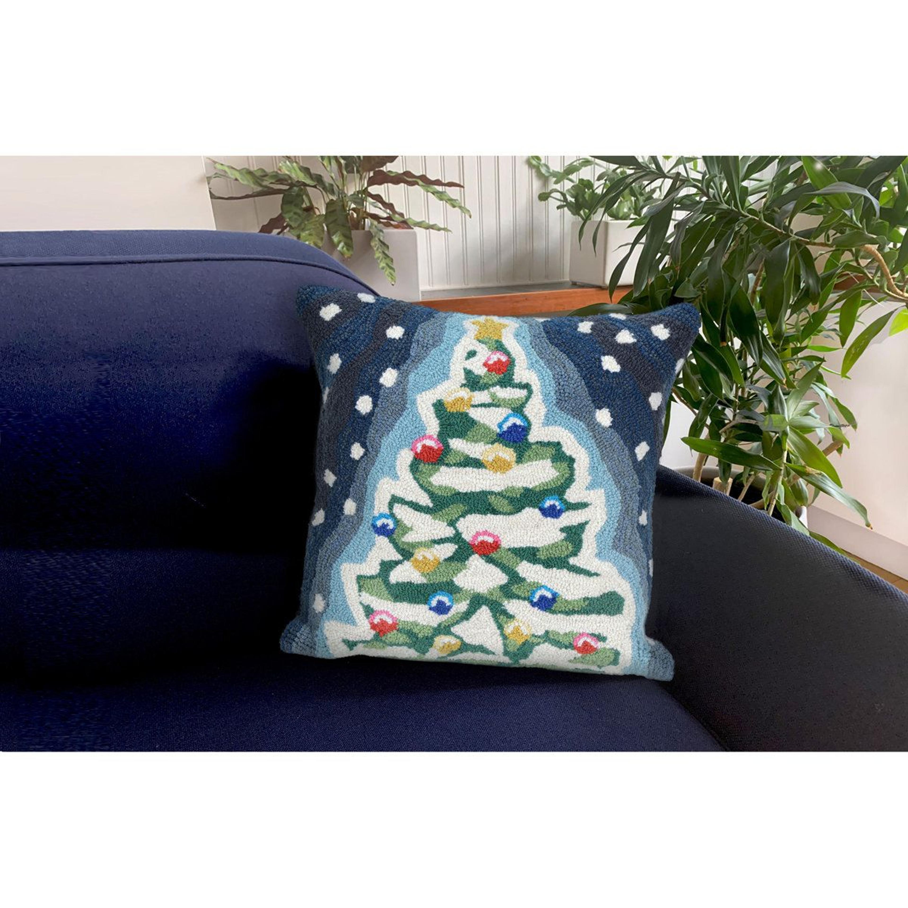 Lush Decor Christmas Tree Outdoor Throw Pillow With Insert 7