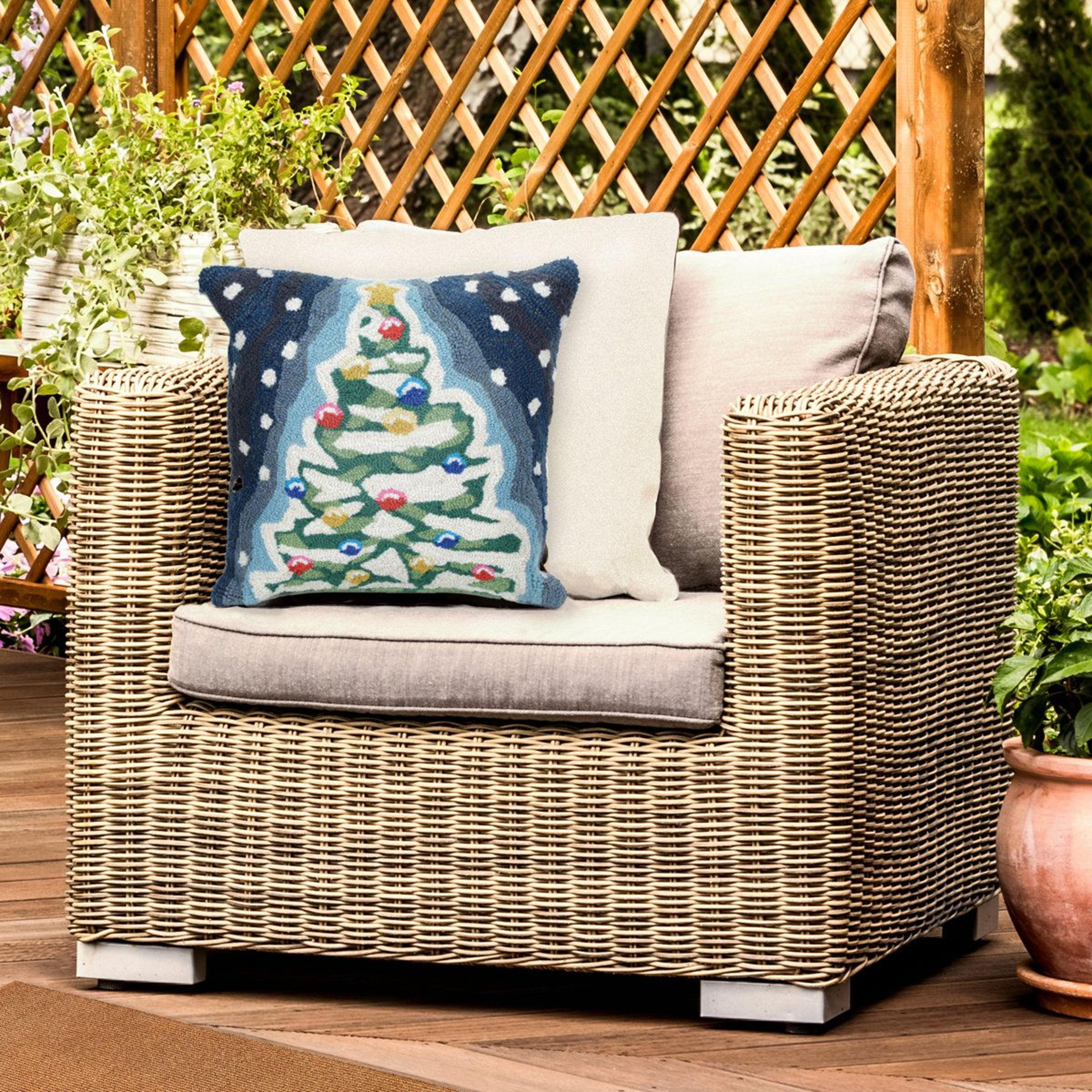 Lush Decor Christmas Tree Outdoor Throw Pillow With Insert 5