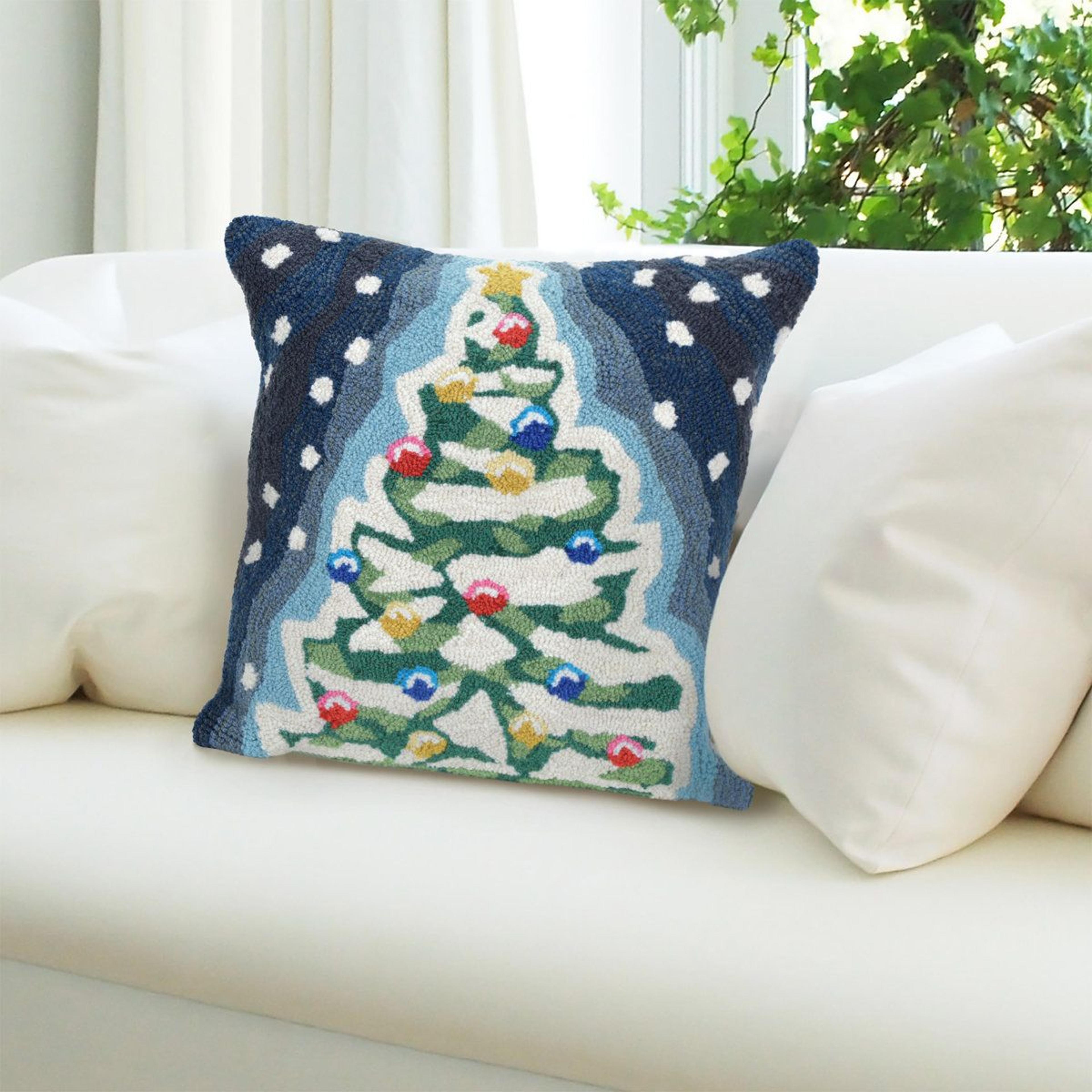 Lush Decor Christmas Tree Outdoor Throw Pillow With Insert 8