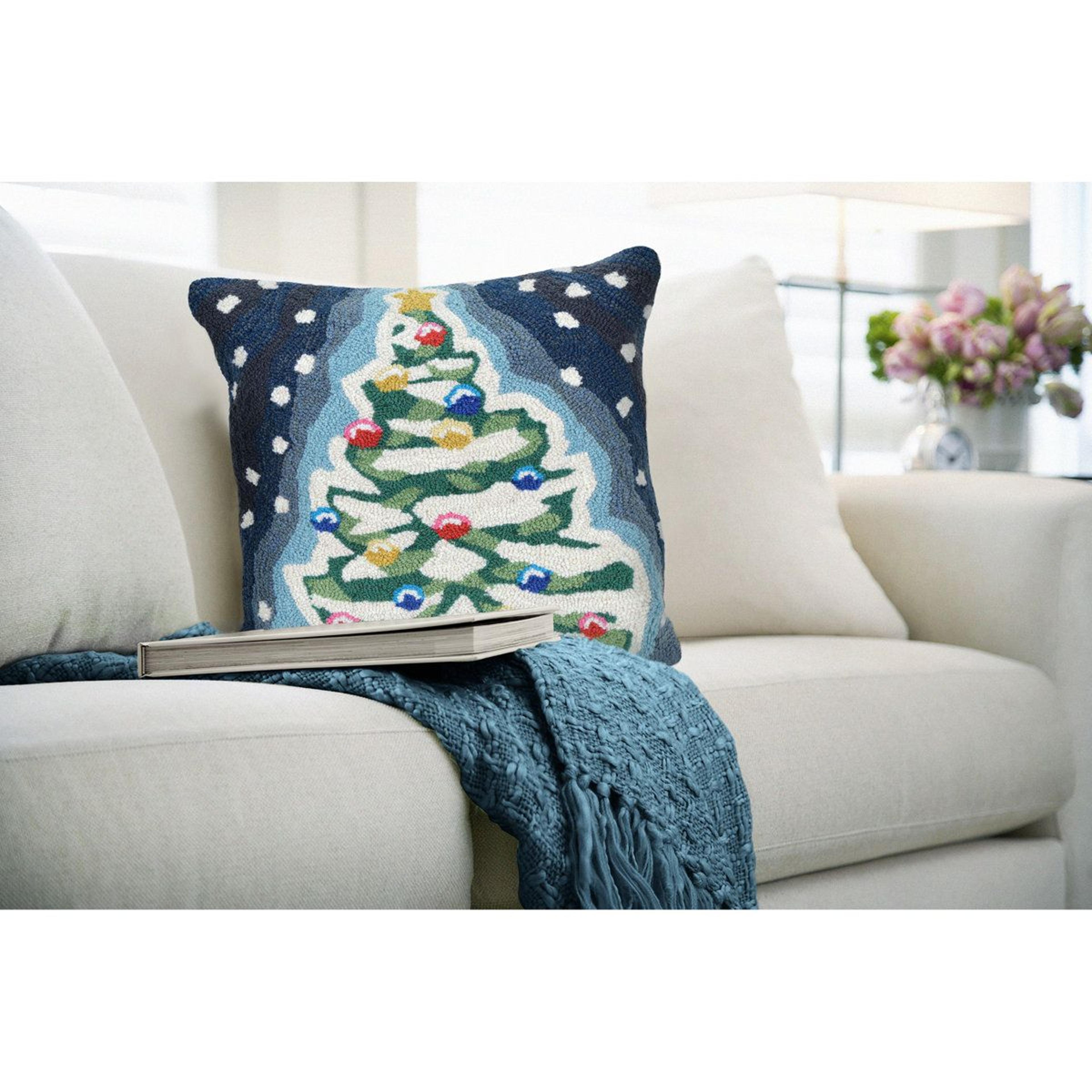 Lush Decor Christmas Tree Outdoor Throw Pillow With Insert 4