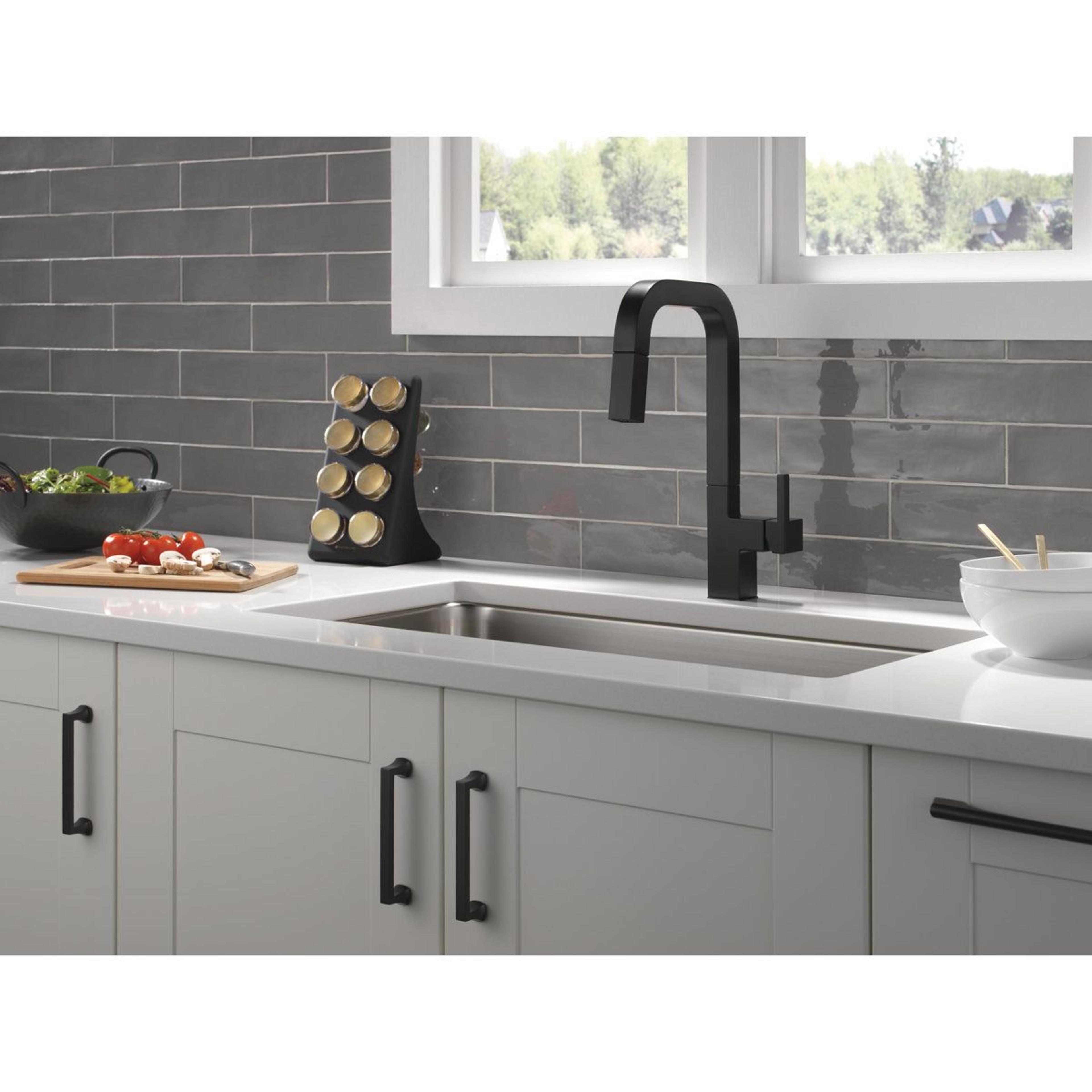 Matte Black Kitchen Faucet With Pull Down Sprayer Single Handle Gooseneck Sink Faucet 4