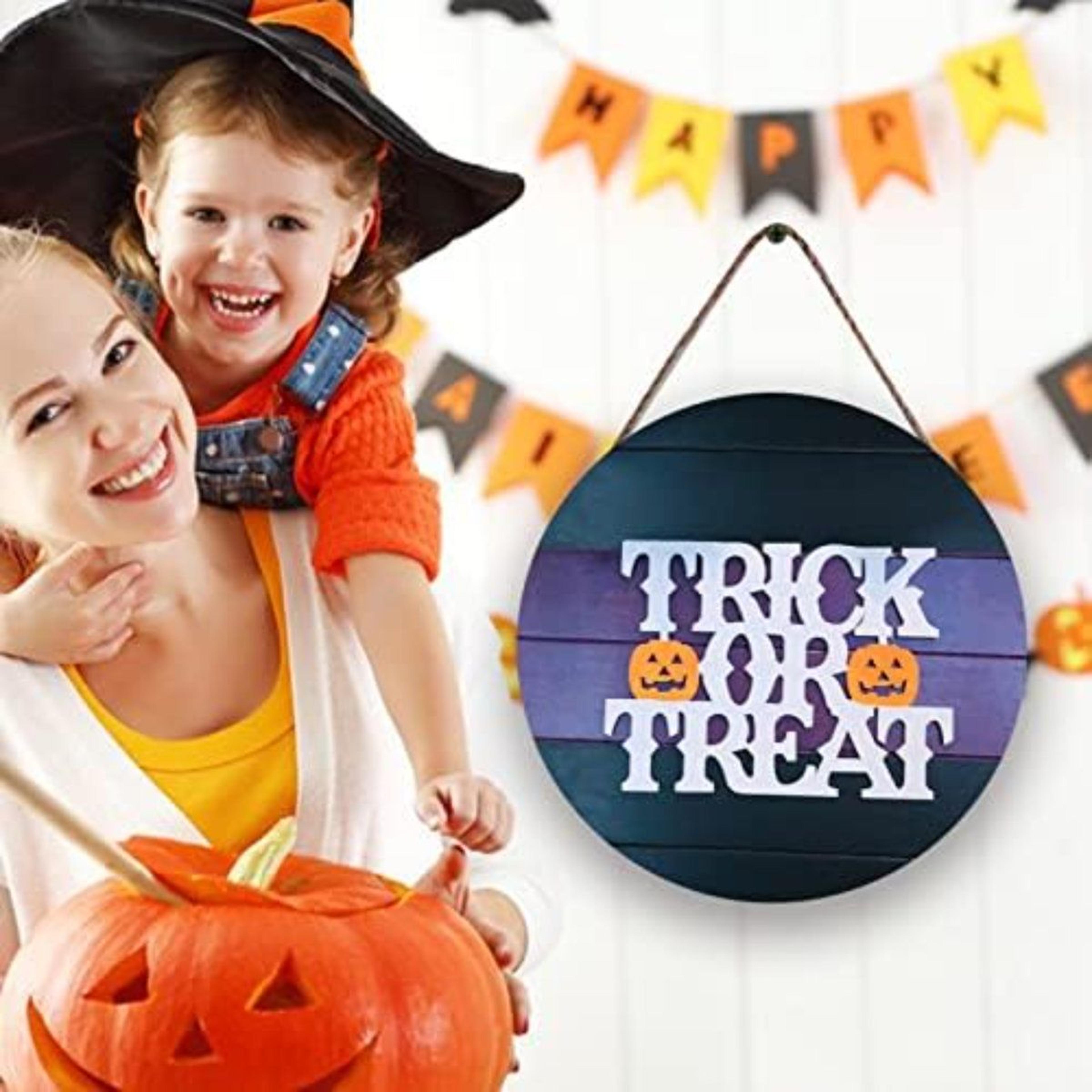 Halloween Wooden Hanging Sign With Trick Or Treat Design For Indoor Decorations 2