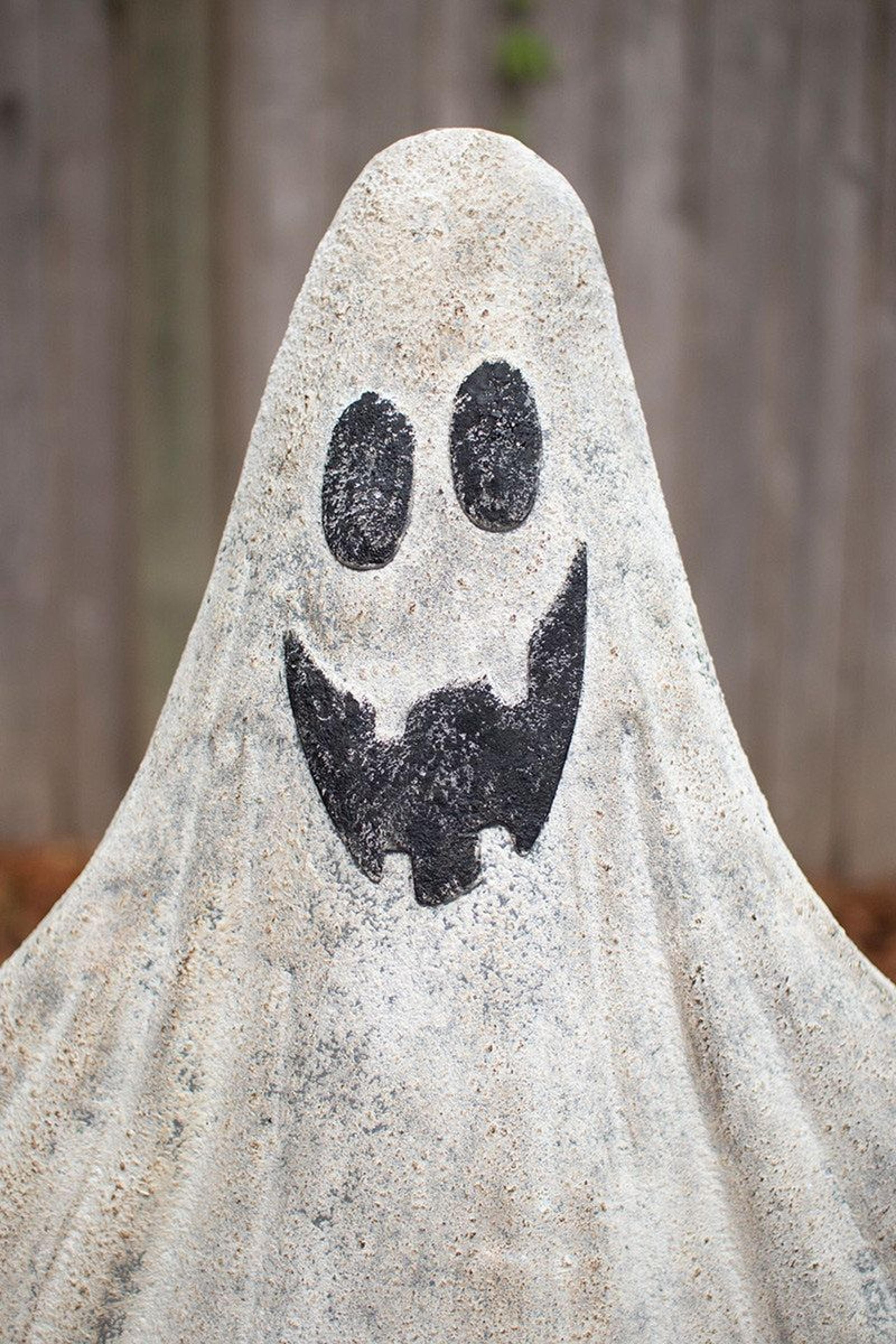 Halloween Metal Ghost Yard Decorations With Garden Stakes Set Of 2 1