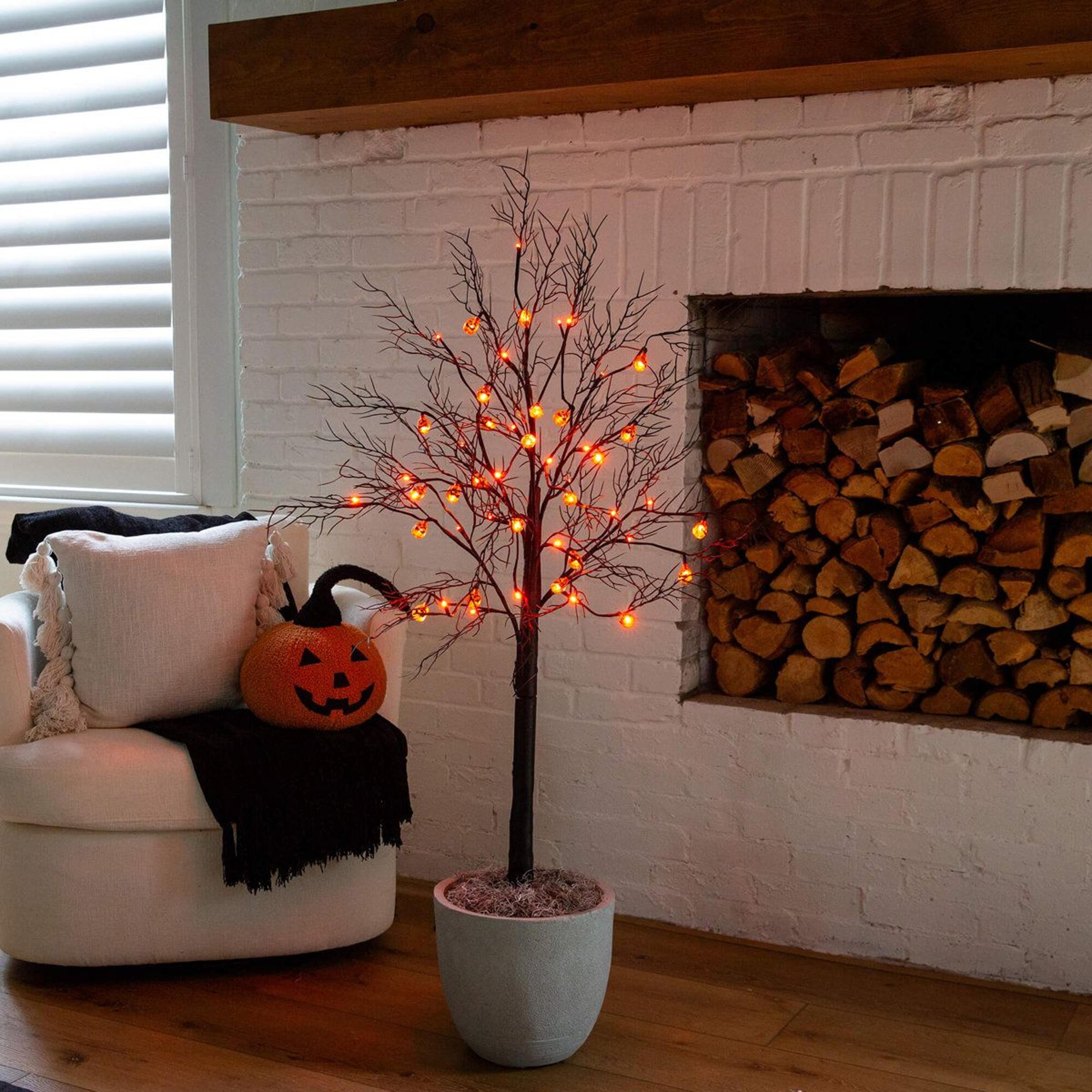PreLit Halloween Black Twig Tree With 24 Pumpkins And 48 Orange LED Lights 3