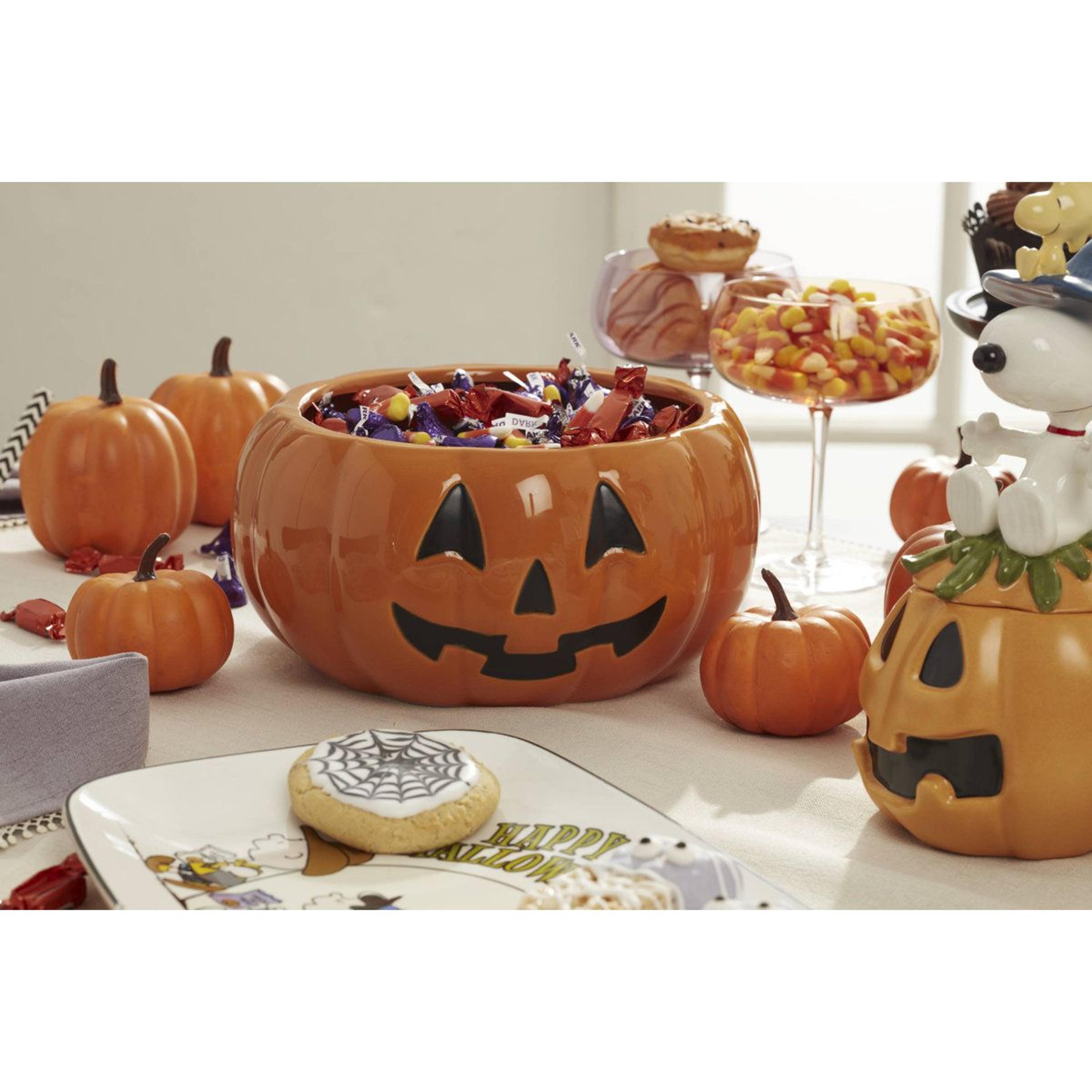 Vintage Halloween Pumpkin Candy Bowl In Porcelain With 112 Oz Capacity 2