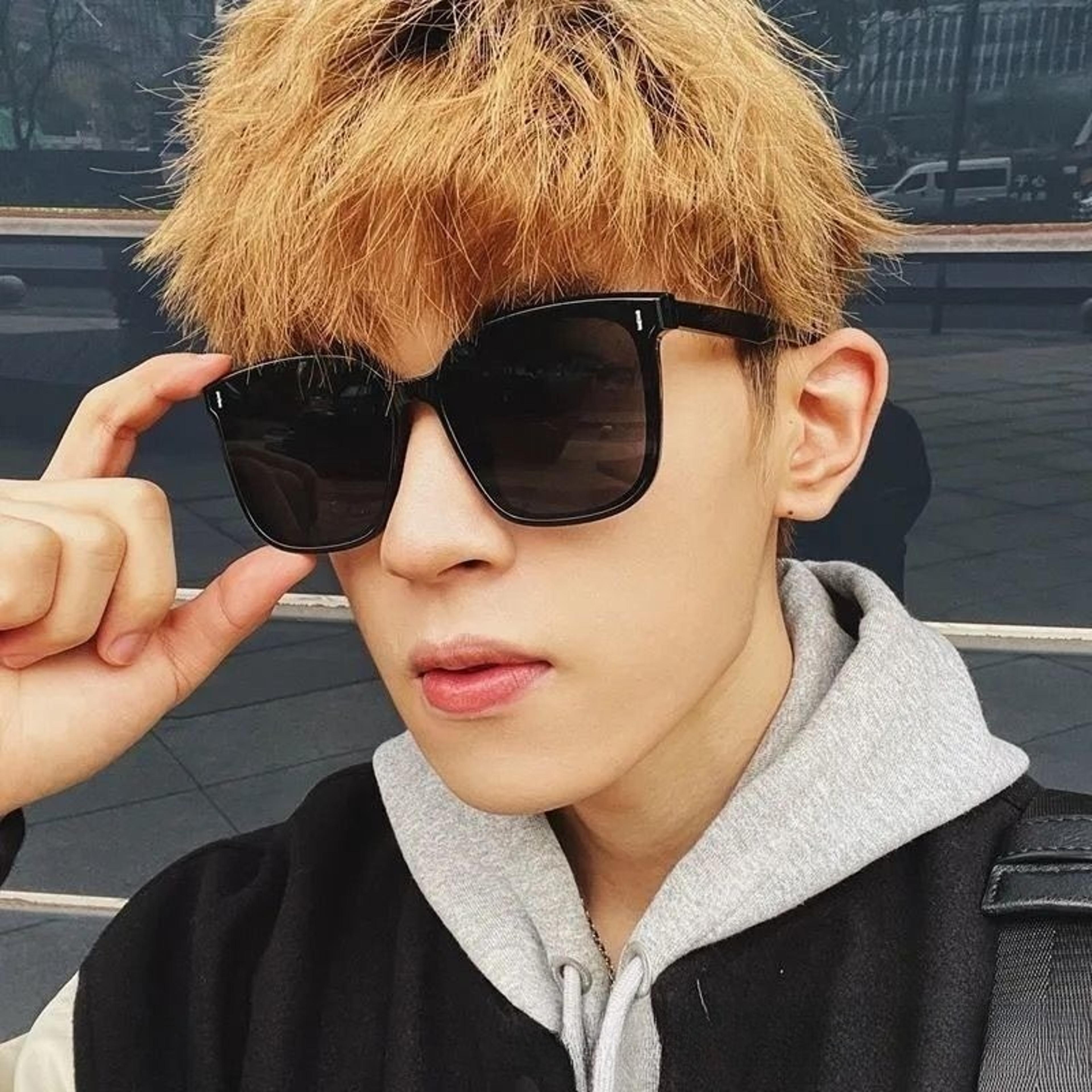 Black Square Sunglasses For Men And Women 3