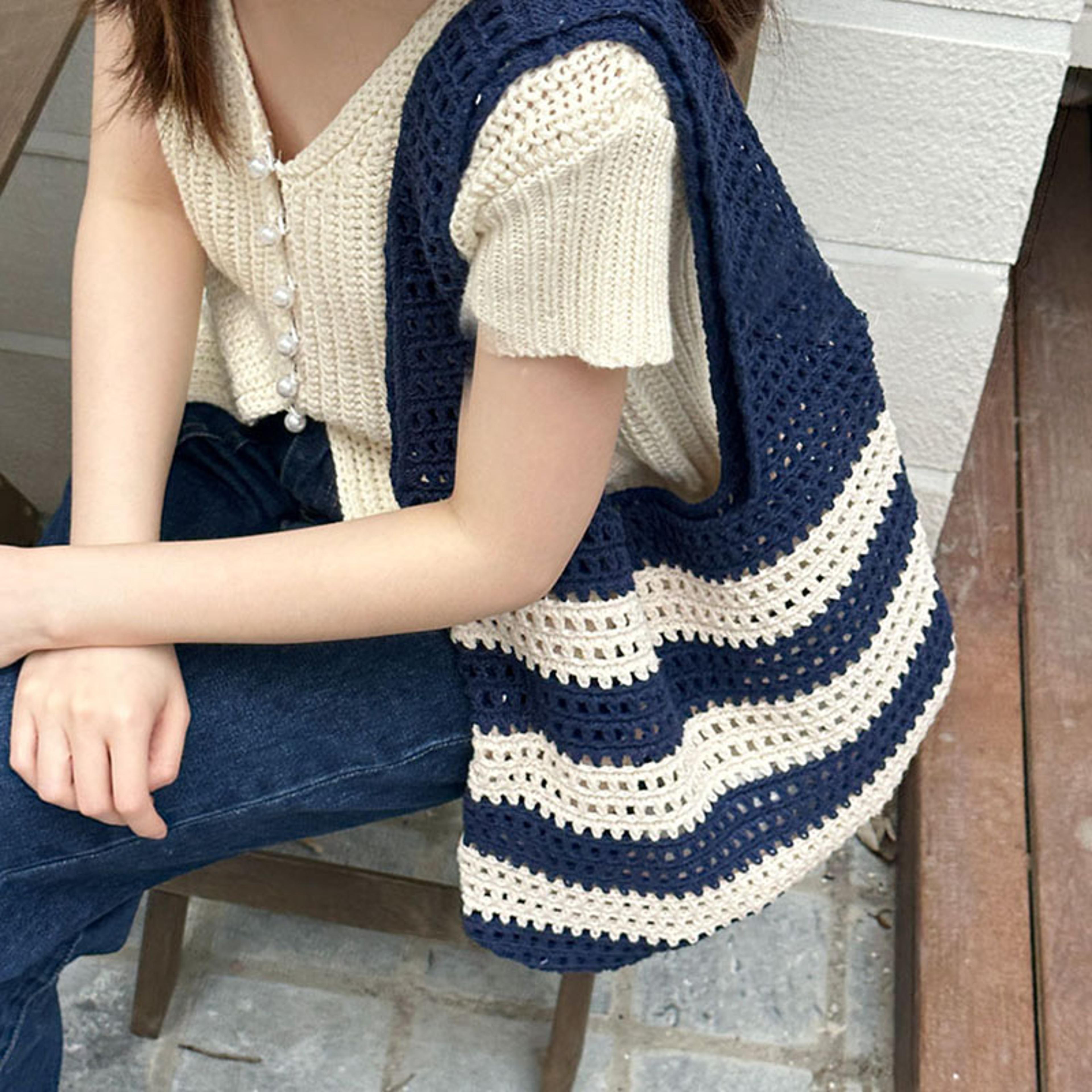 Aesthetic Contrast Stripe Knit Tote Bag 2