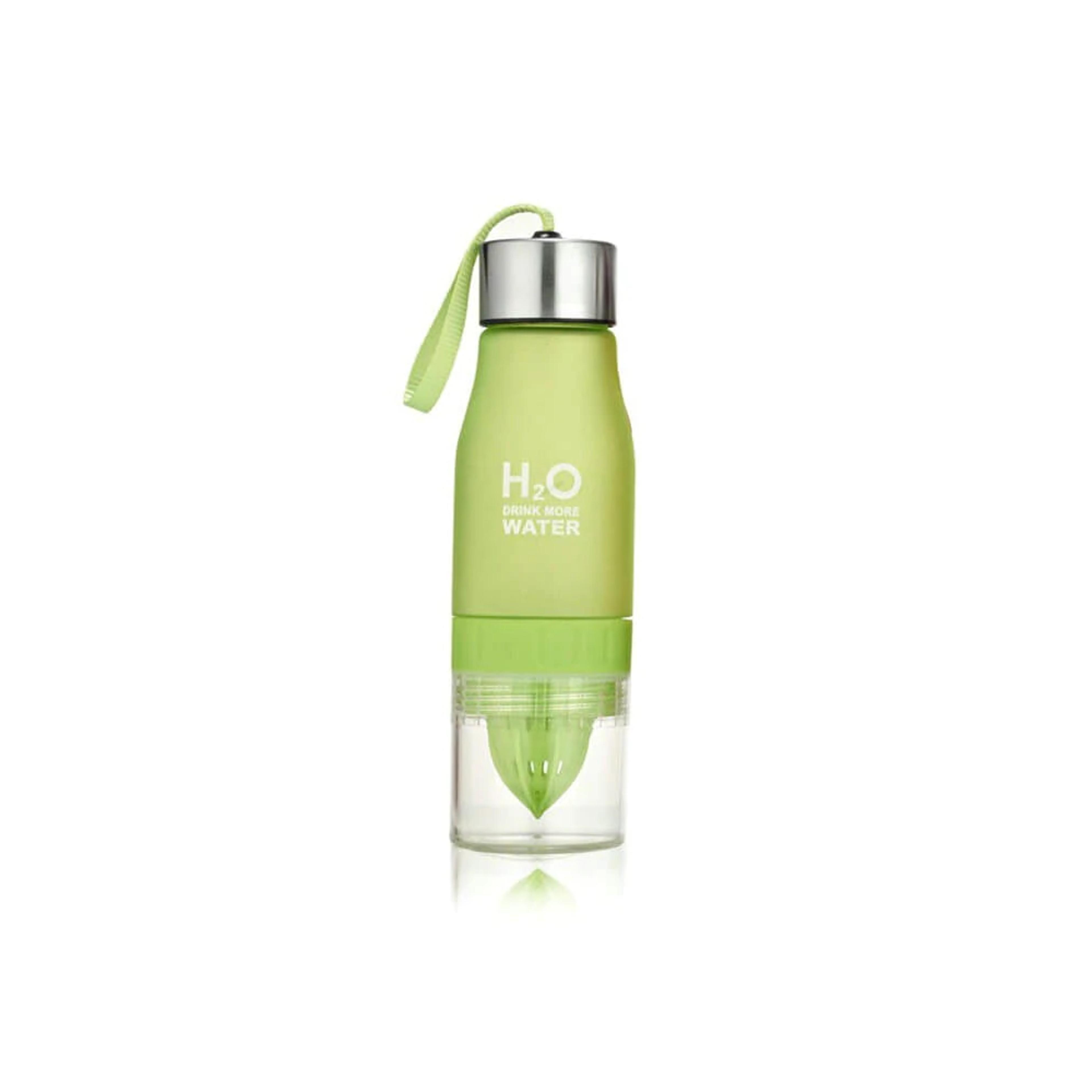 Stylish fruit infuser bottle for gym enthusiasts