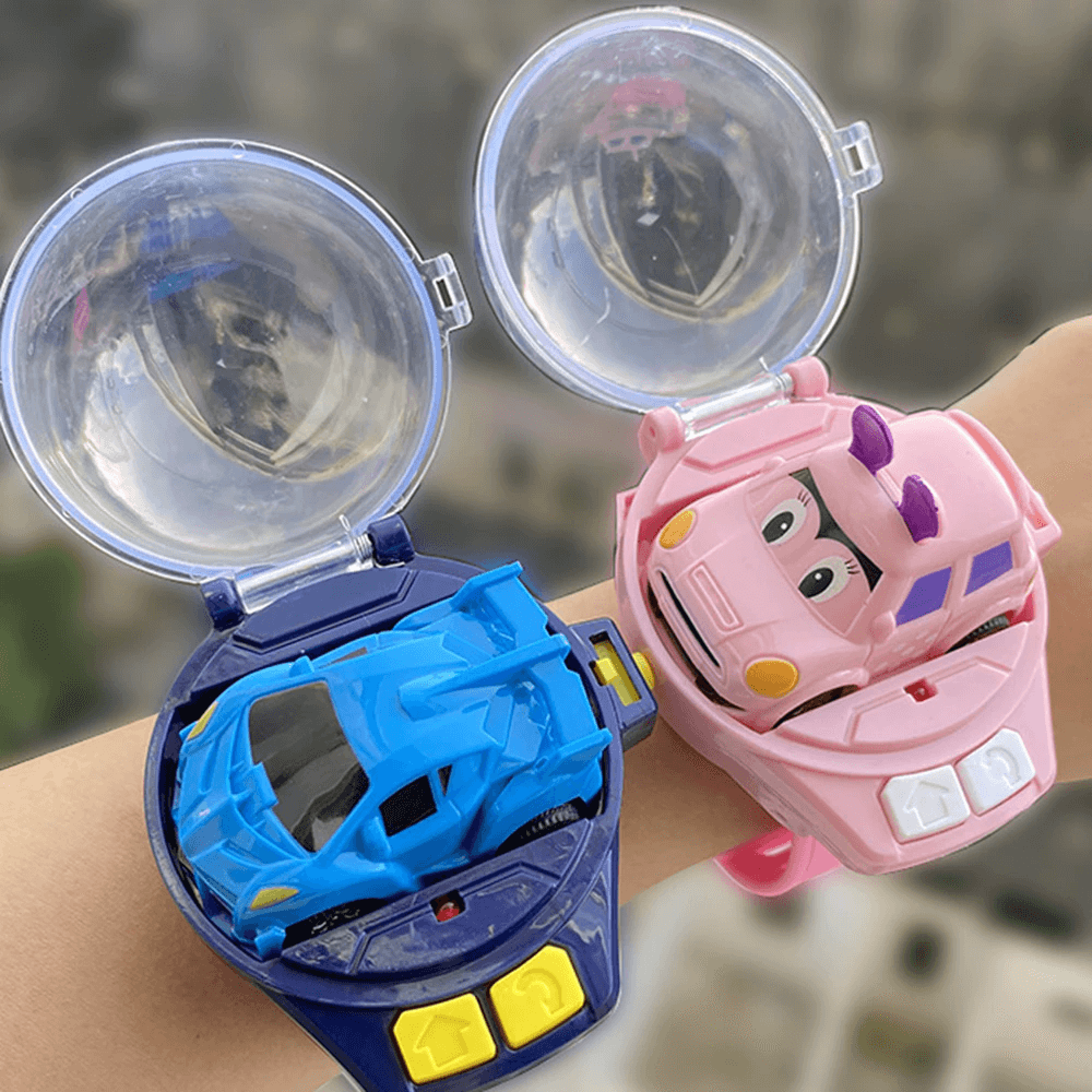 Children Watch Remote Control Toy Car 1