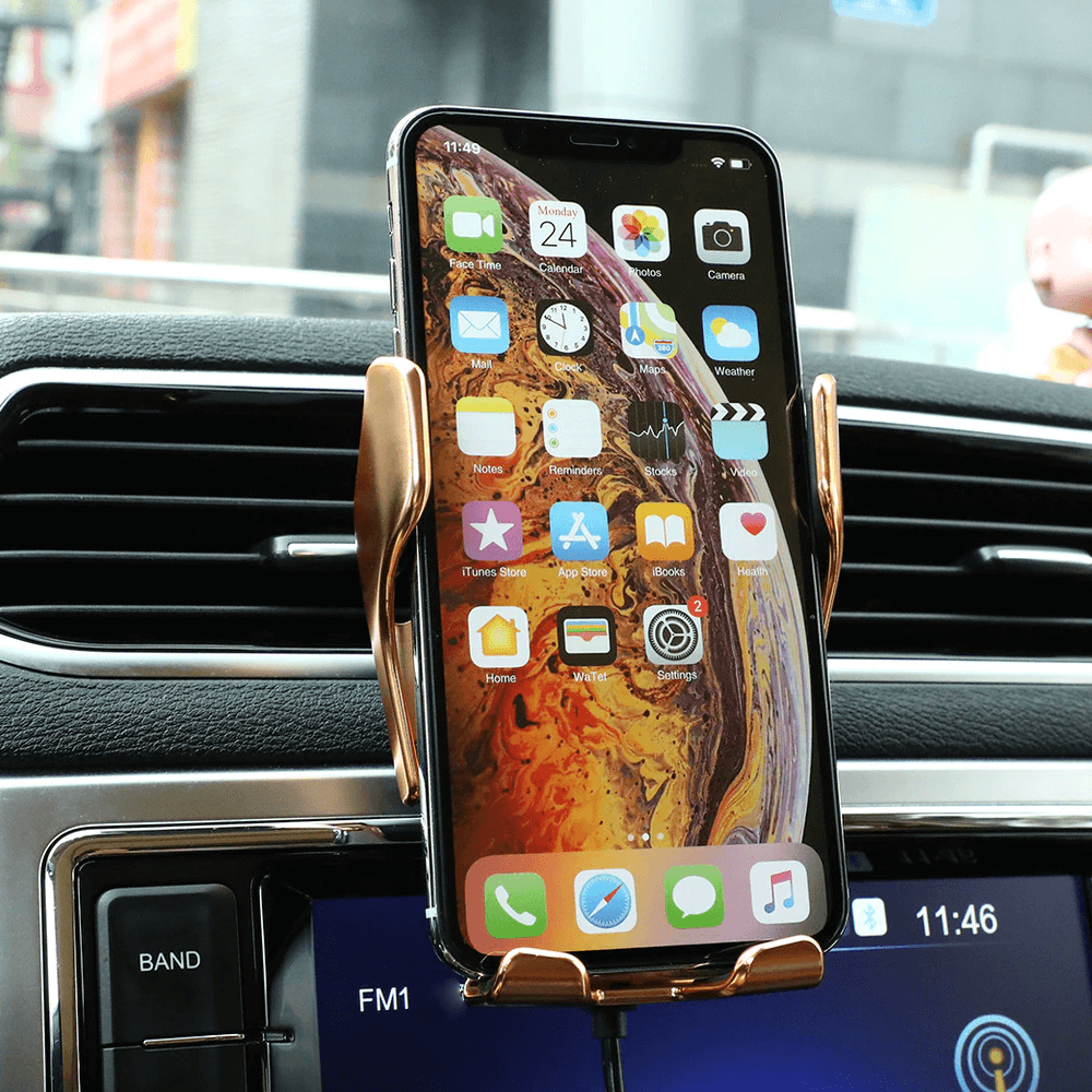 automatic clamping wireless car charger mount