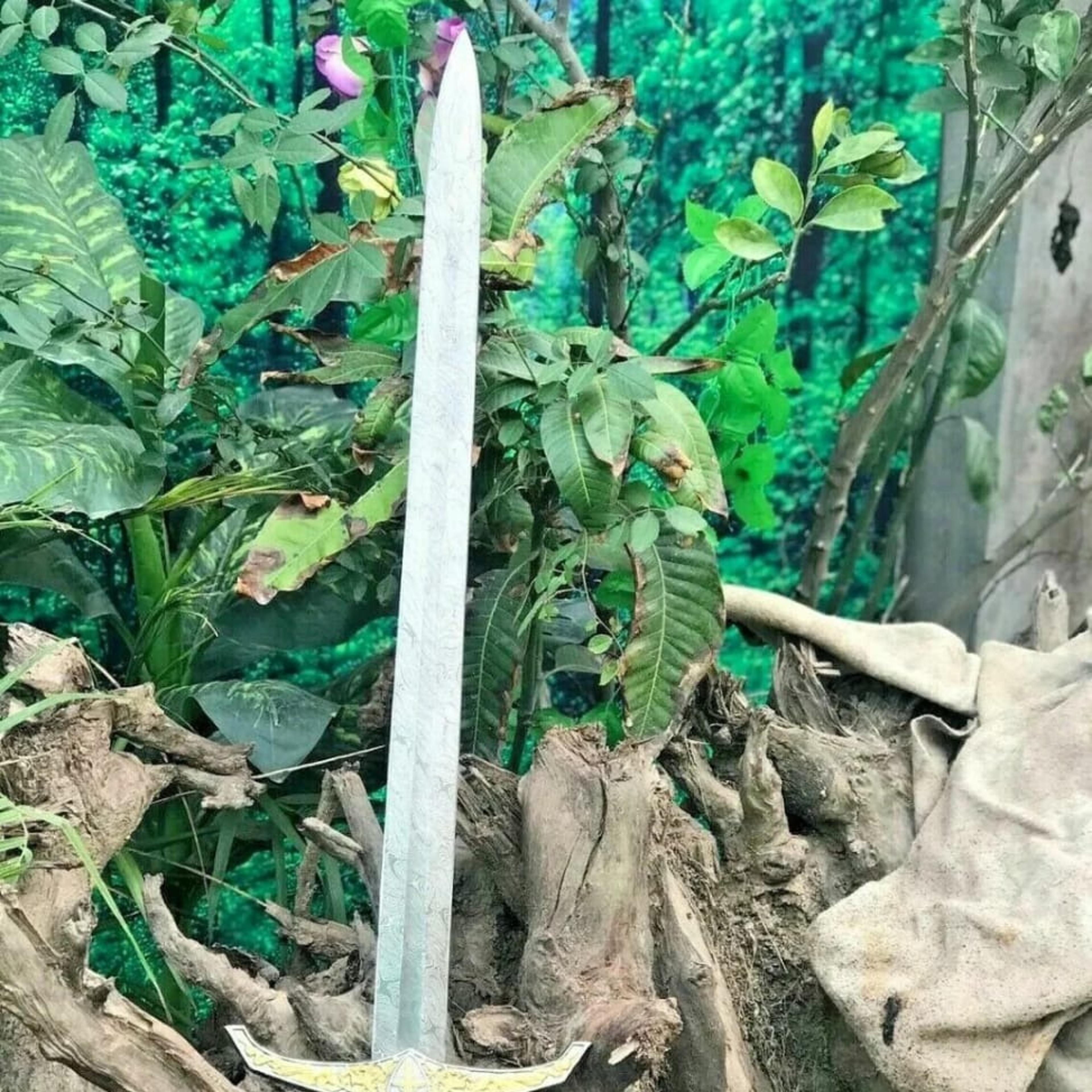 custom handmade damascus steel viking sword with metal handle
