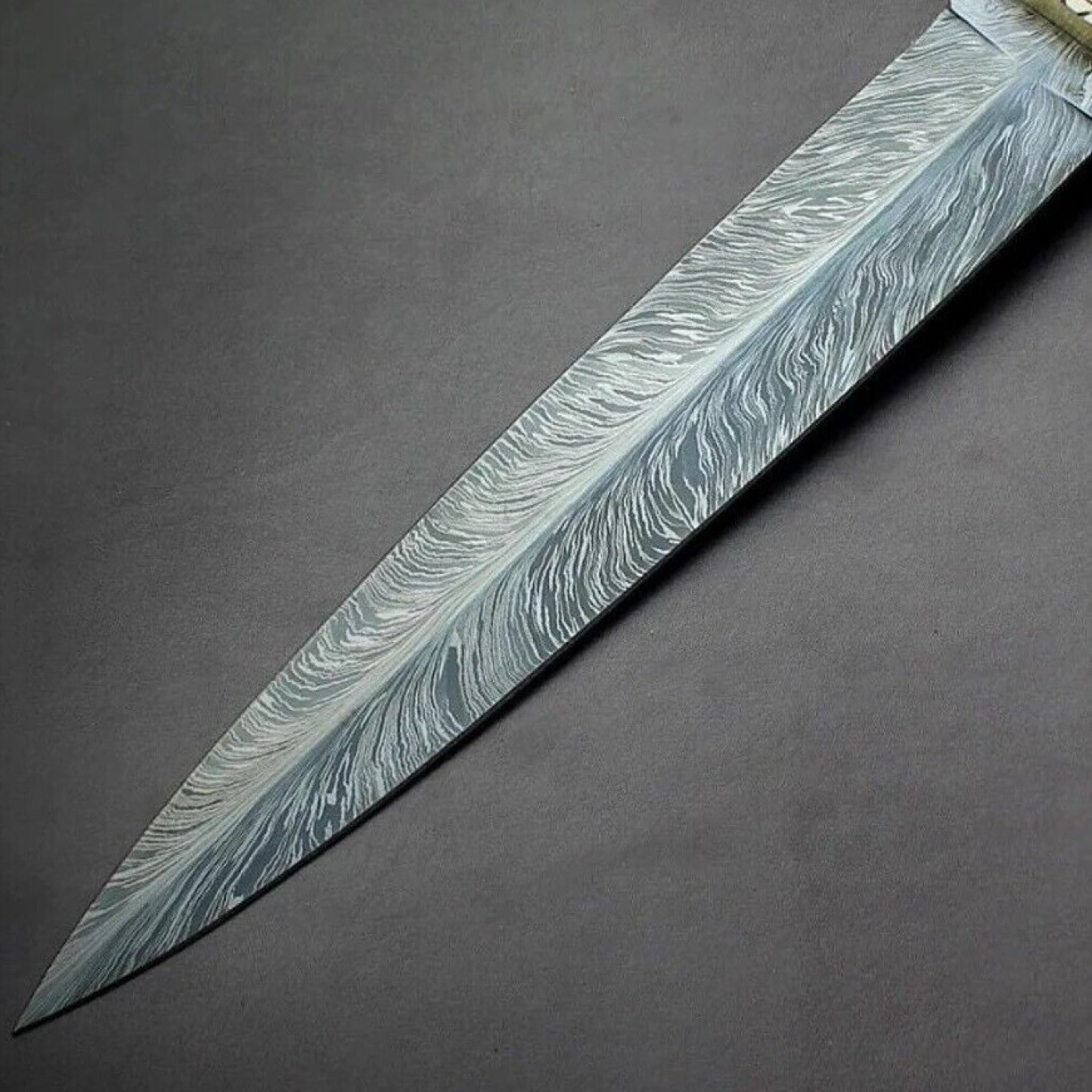 Feather Pattern Damascus Knife Dagger  Bull Horn Handle  Custom.jpg