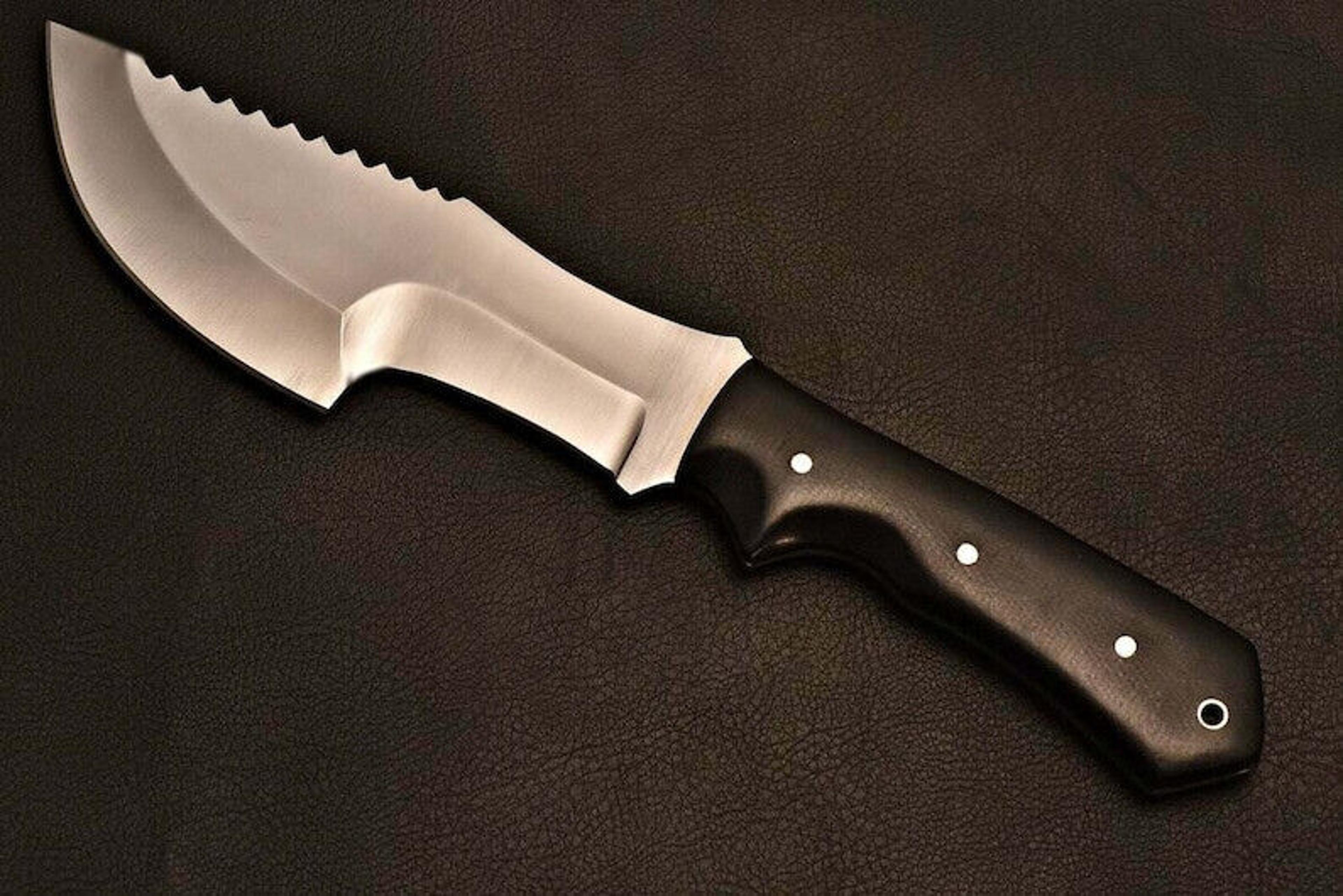 custom handmade d2 steel bush craft hunting tracker survival knife hunting knife