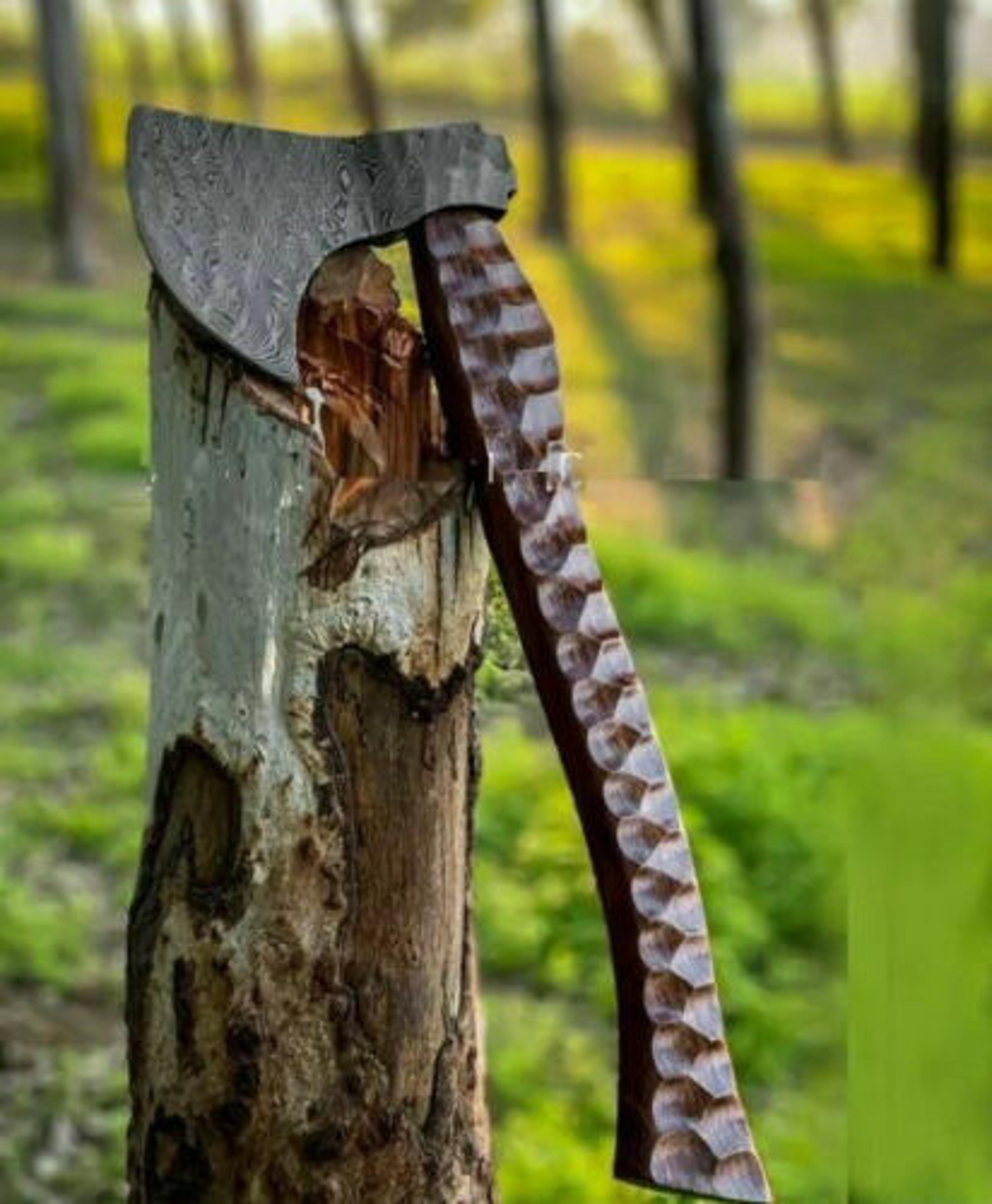 handmade damascus steel viking tomahawk axe – twisted pattern 20" outdoor camping hatchet