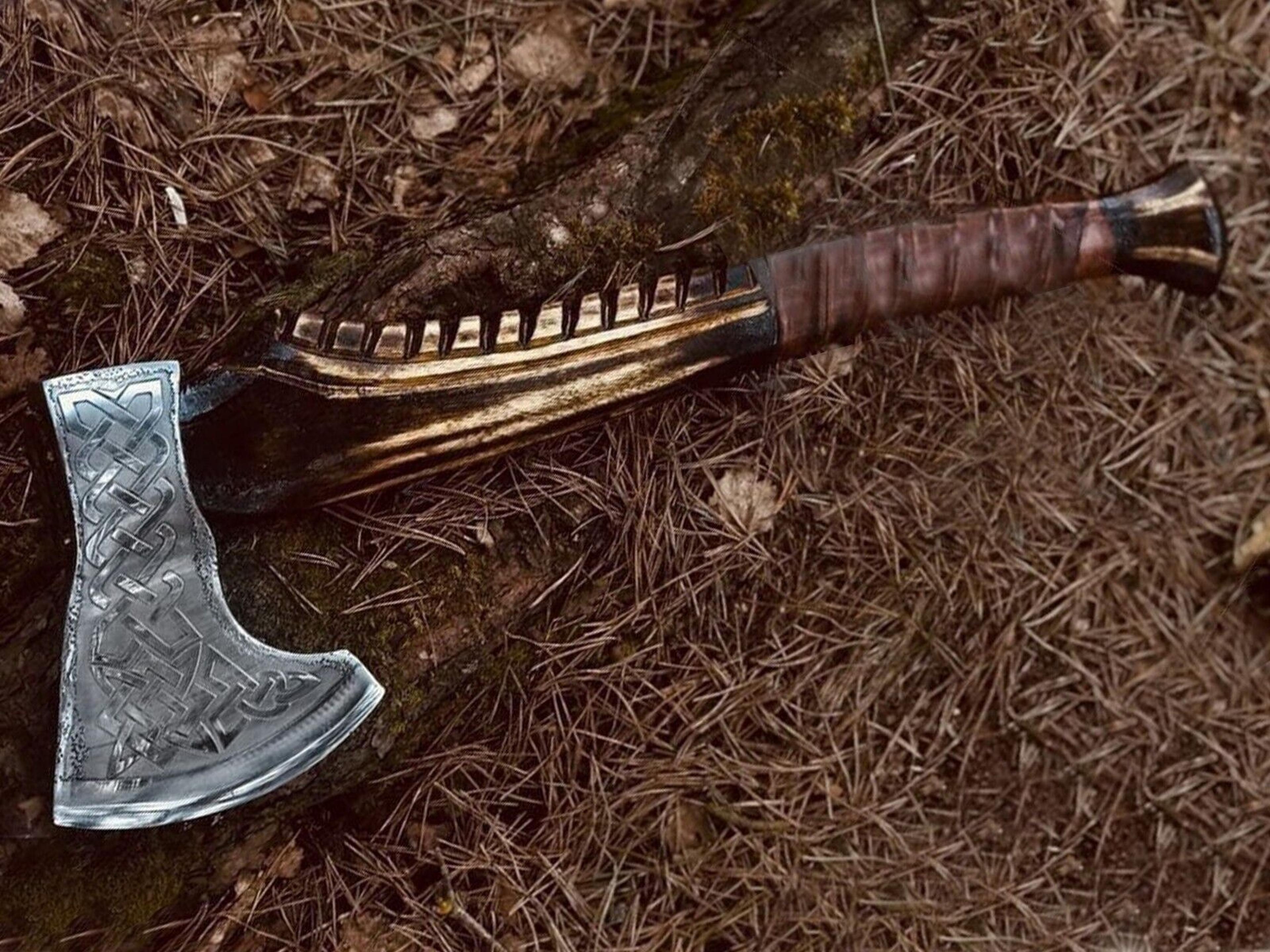 custom handmade high carbon steel hunting viking bearded hatchet tomahawk axe