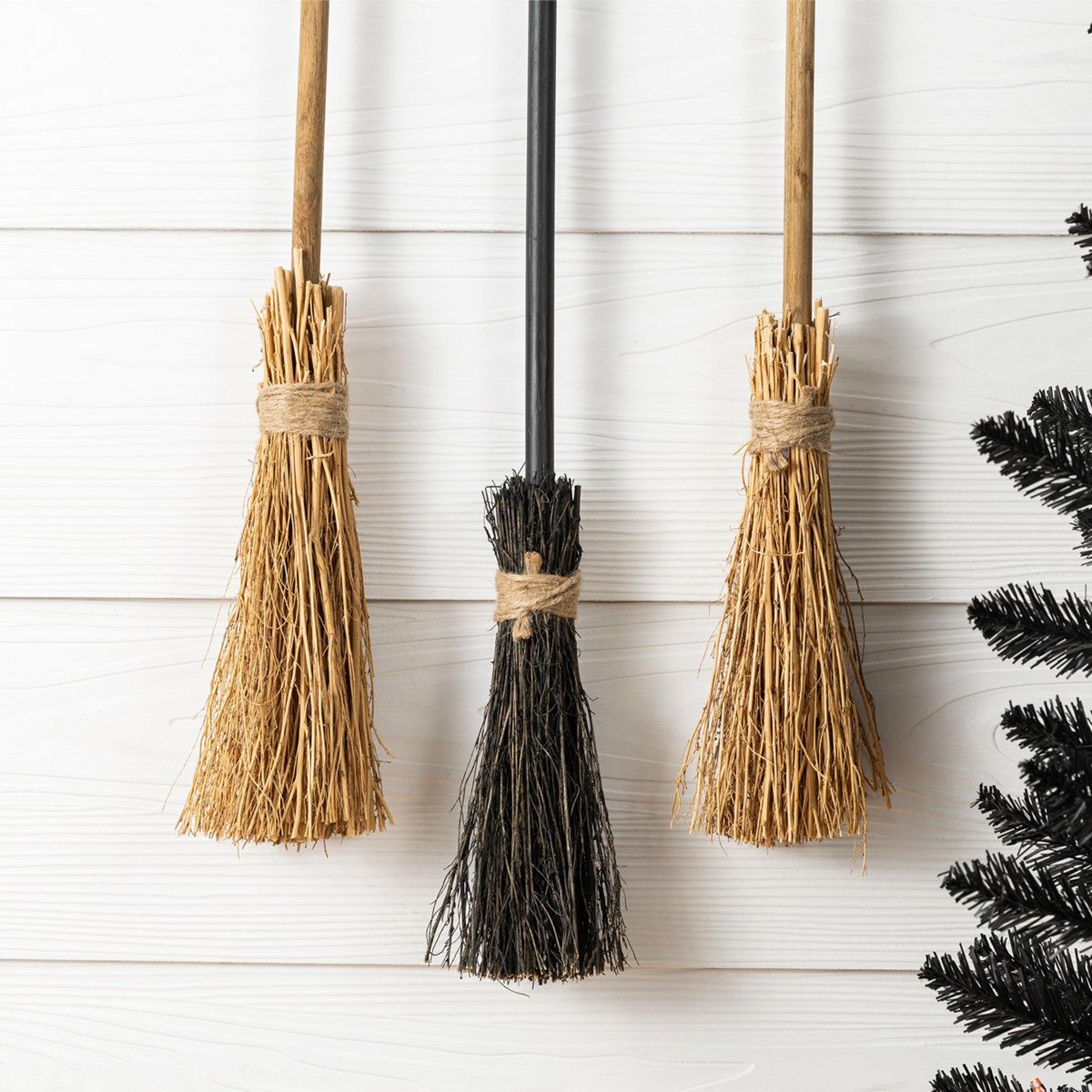 Halloween Wooden Cauldron And Broom Porch Decoration 1