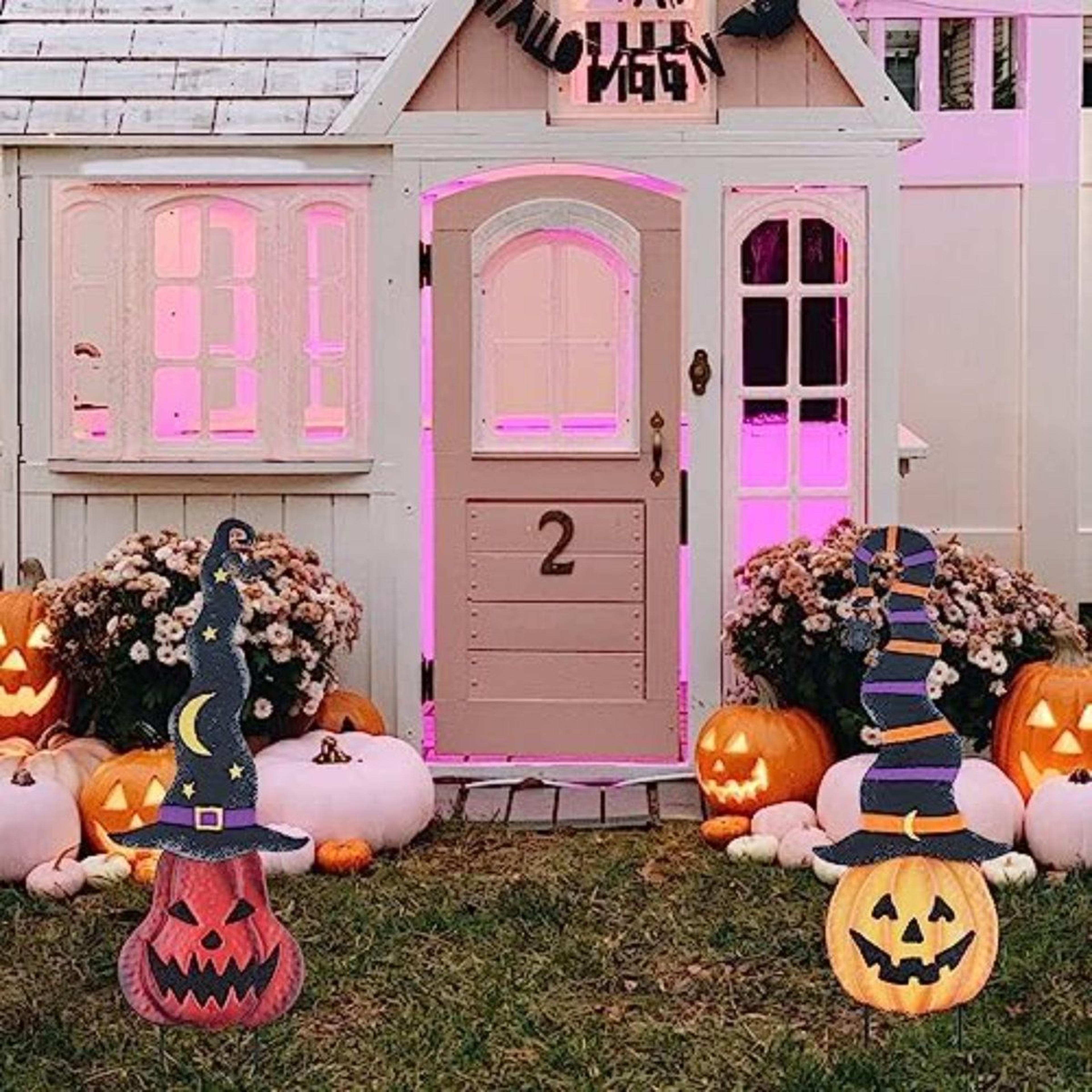 Halloween Metal Pumpkin Garden Stakes With Witch Hats 2