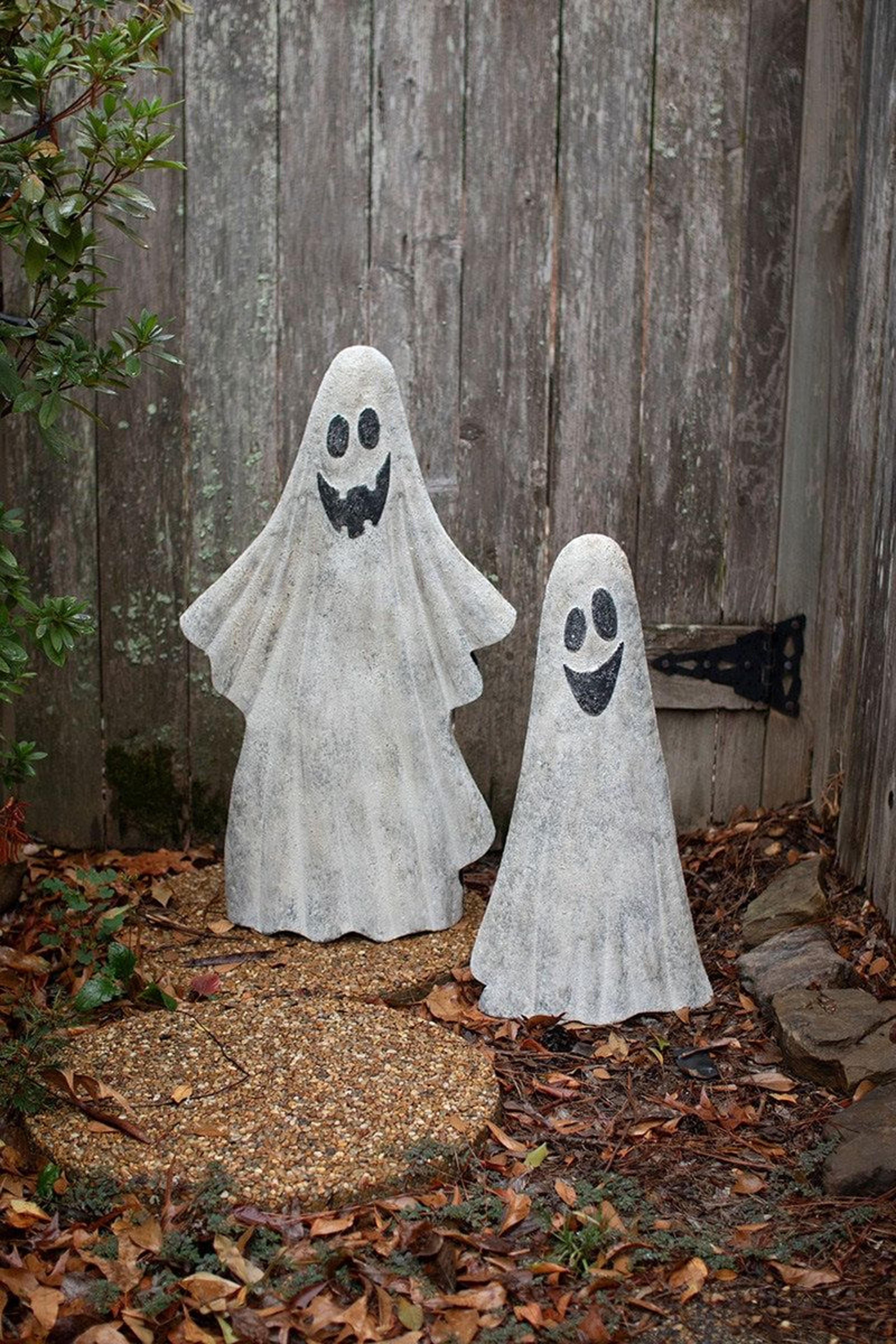 Metal Ghost Yard Decorations 35Inch Outdoor Halloween Display 3