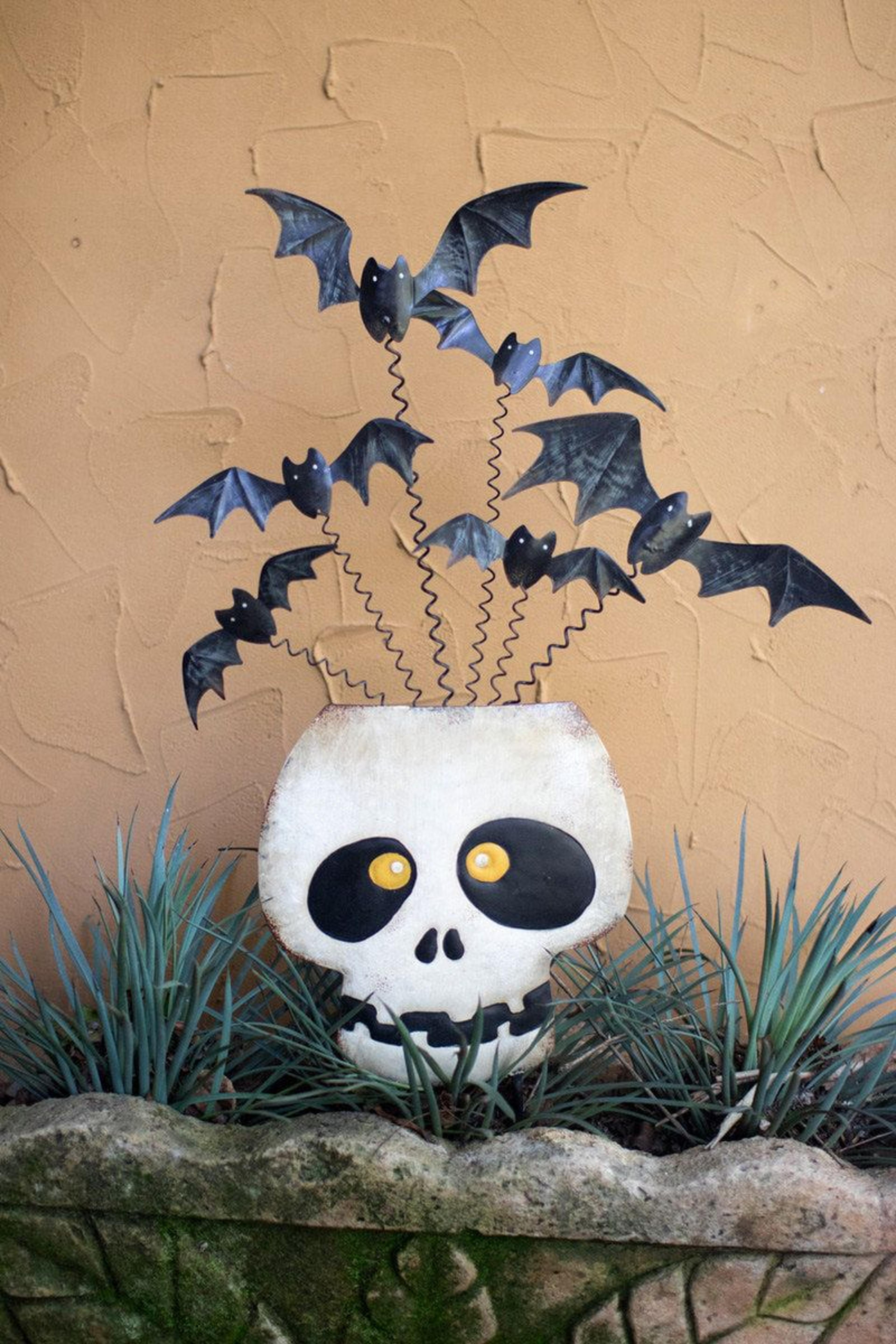 Halloween Skull With Bats Metal Garden Stake Glossy Yard Decoration 2