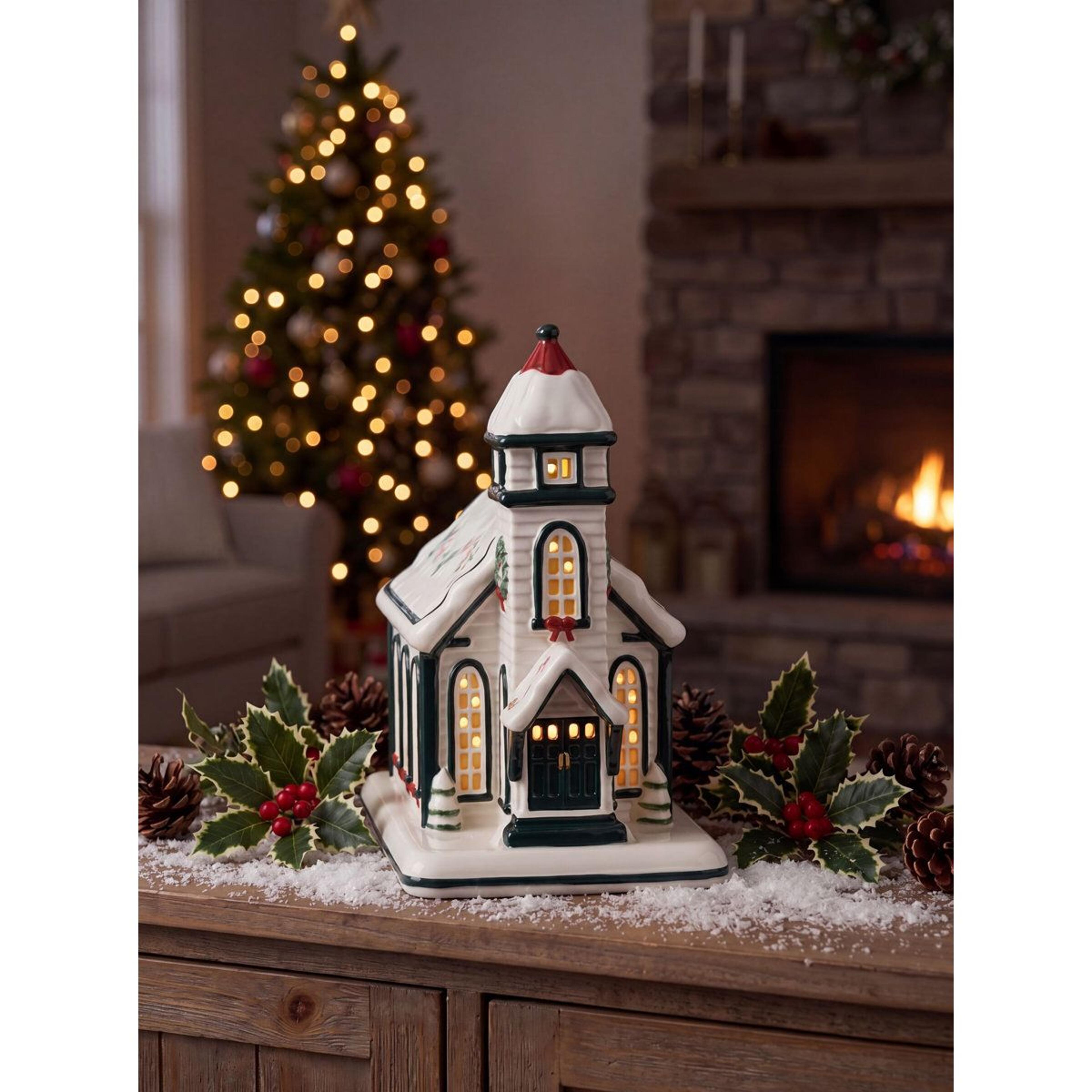 Winterberry LED Church Holiday Decor Battery Powered Christmas Decoration 3