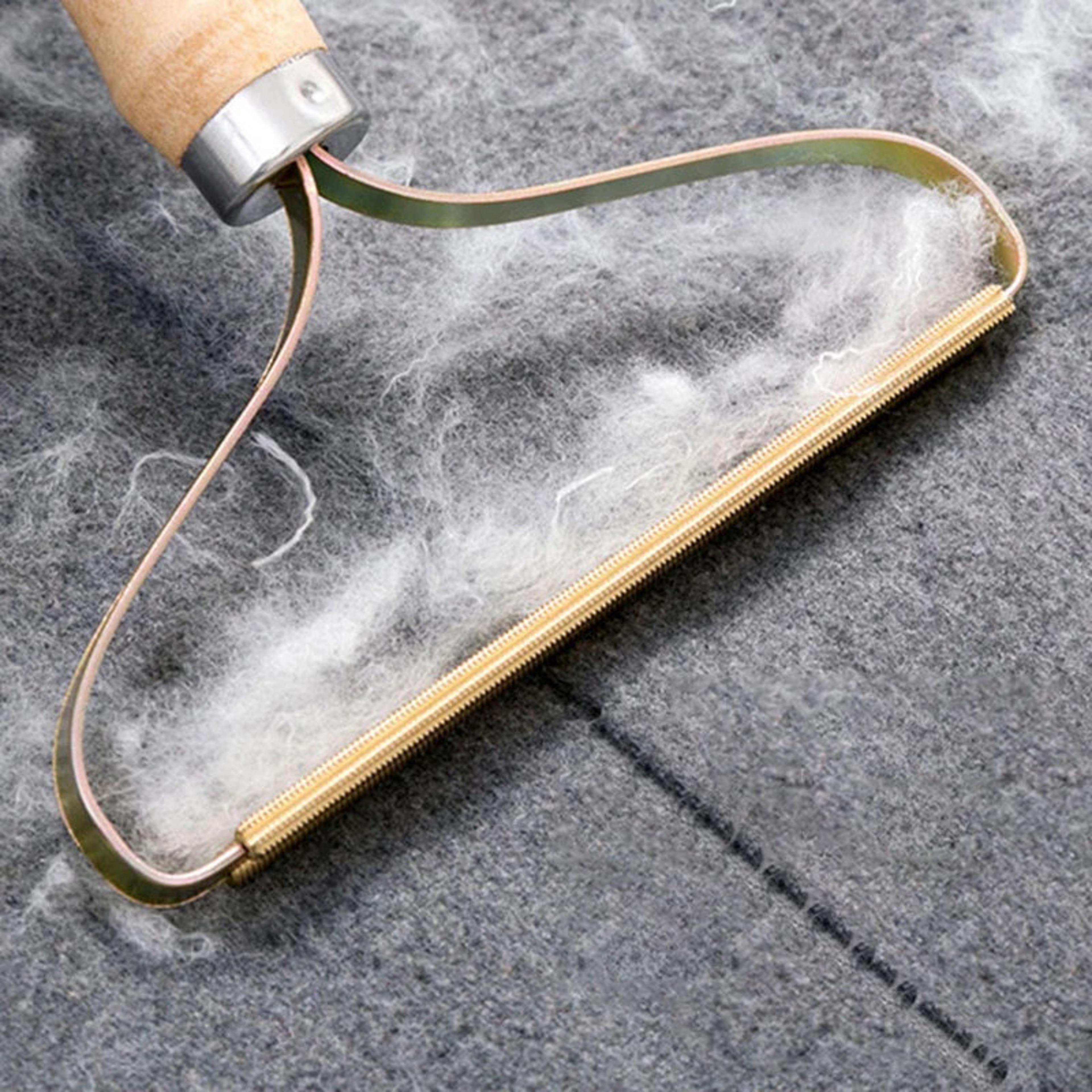 Portable Lint Remover Pet Hair  Fabric Shaver For Clothes Carpets And Upholstery 1