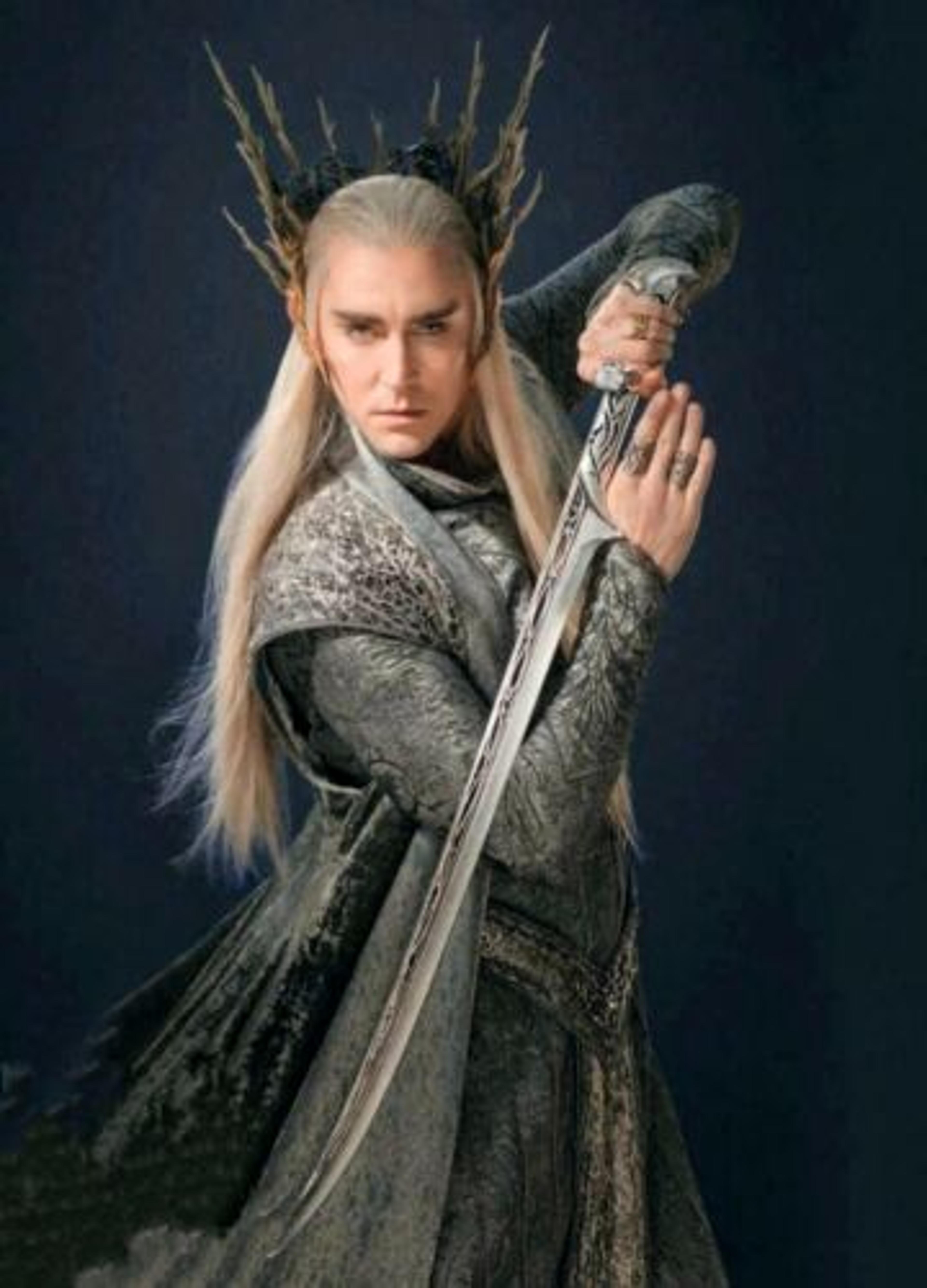masterfully crafted thranduil's sword replica from the hobbit: a lord of the rings inspired collectible