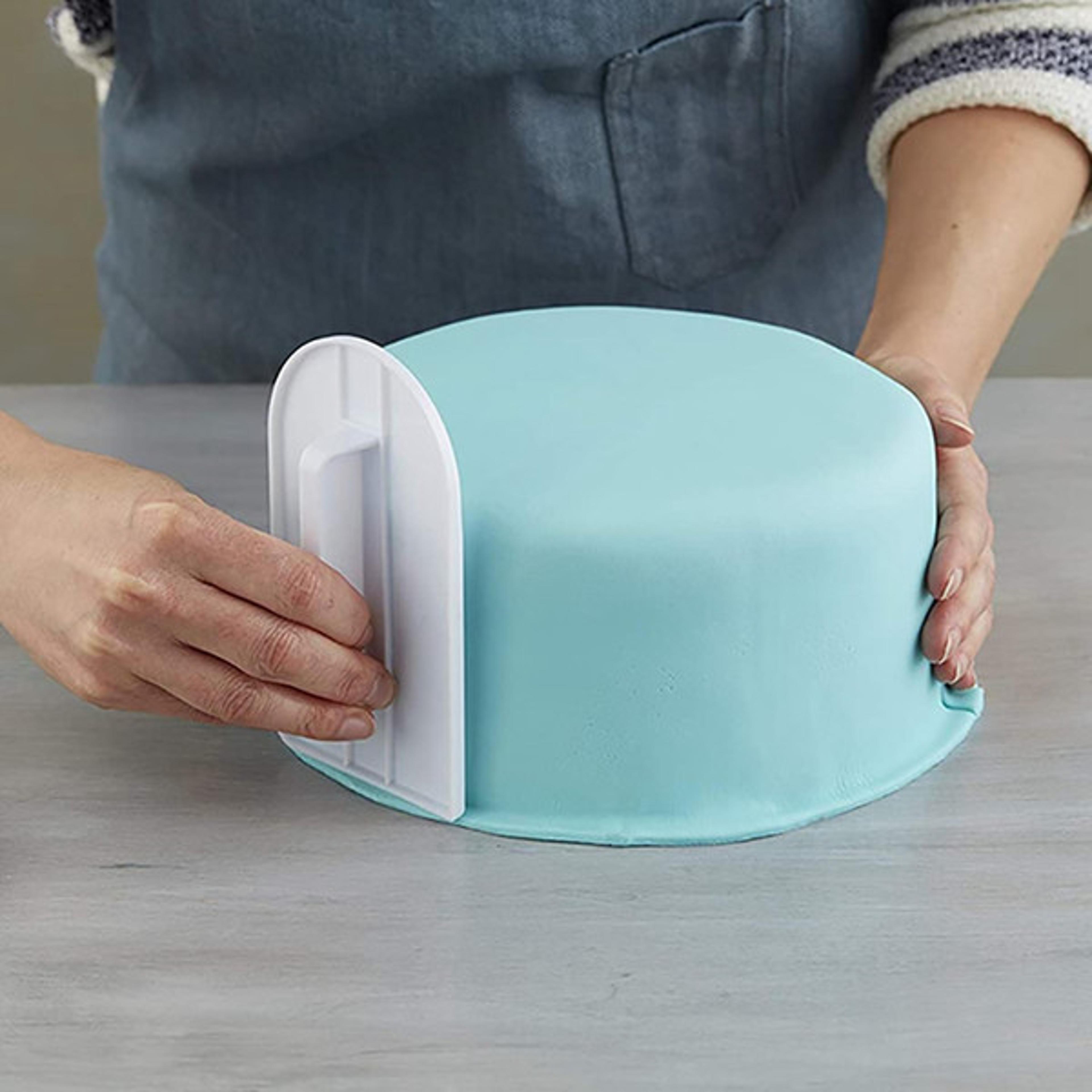 cake icing smoother tool