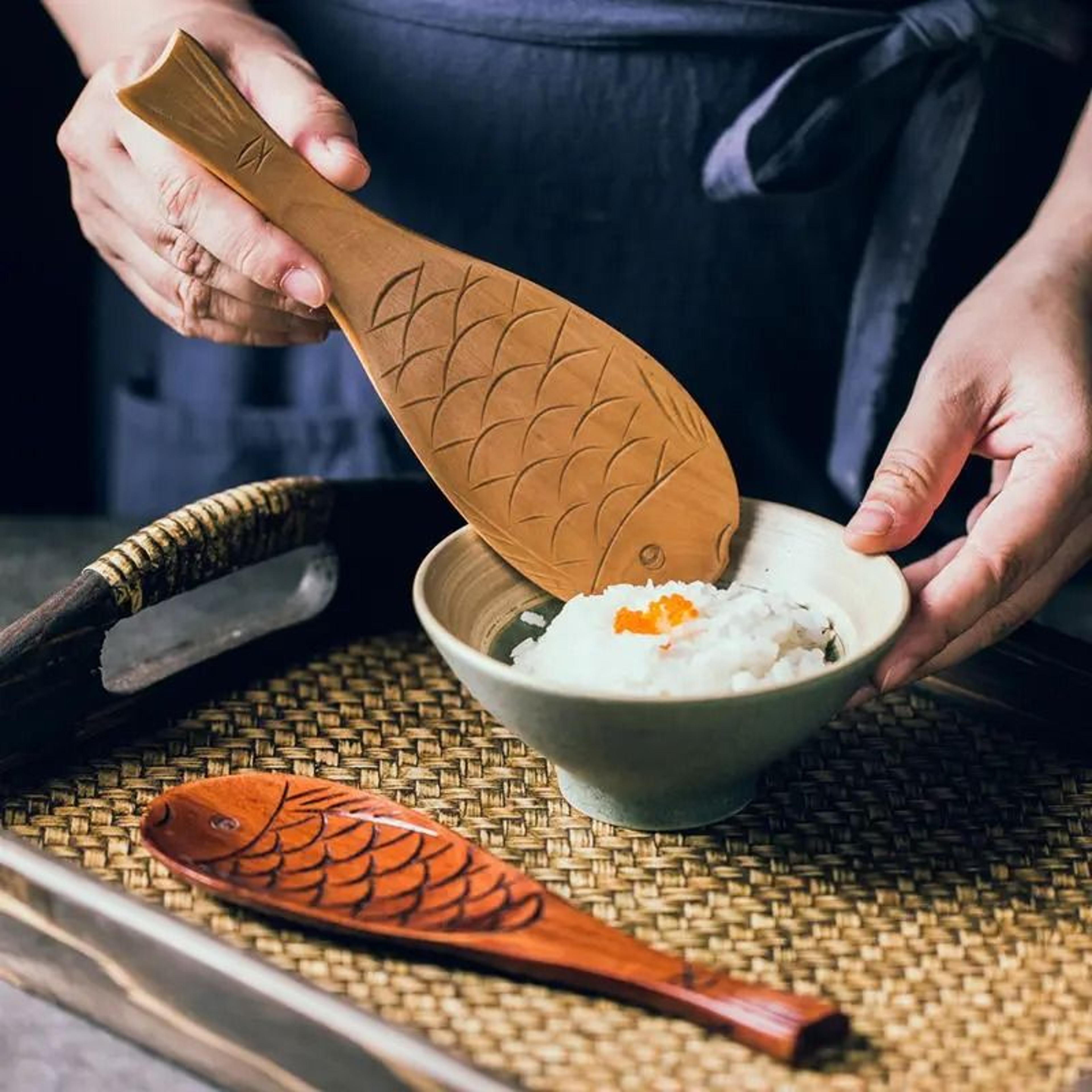 retro japanese fish-shaped wooden rice spoon – non-stick kitchen shovel