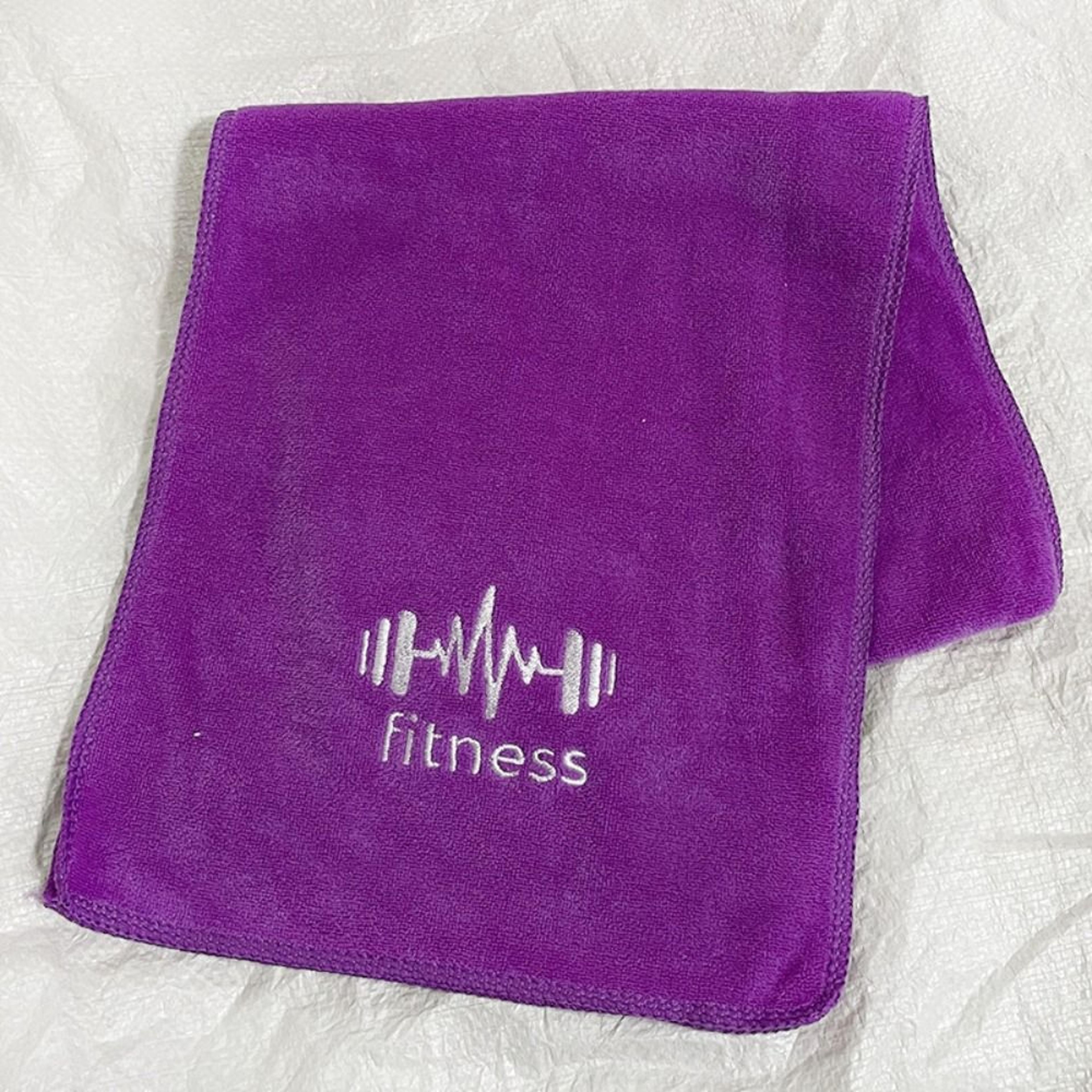 Portable Quick Dry Microfiber Sports Towel For Gym Travel And Beach 4
