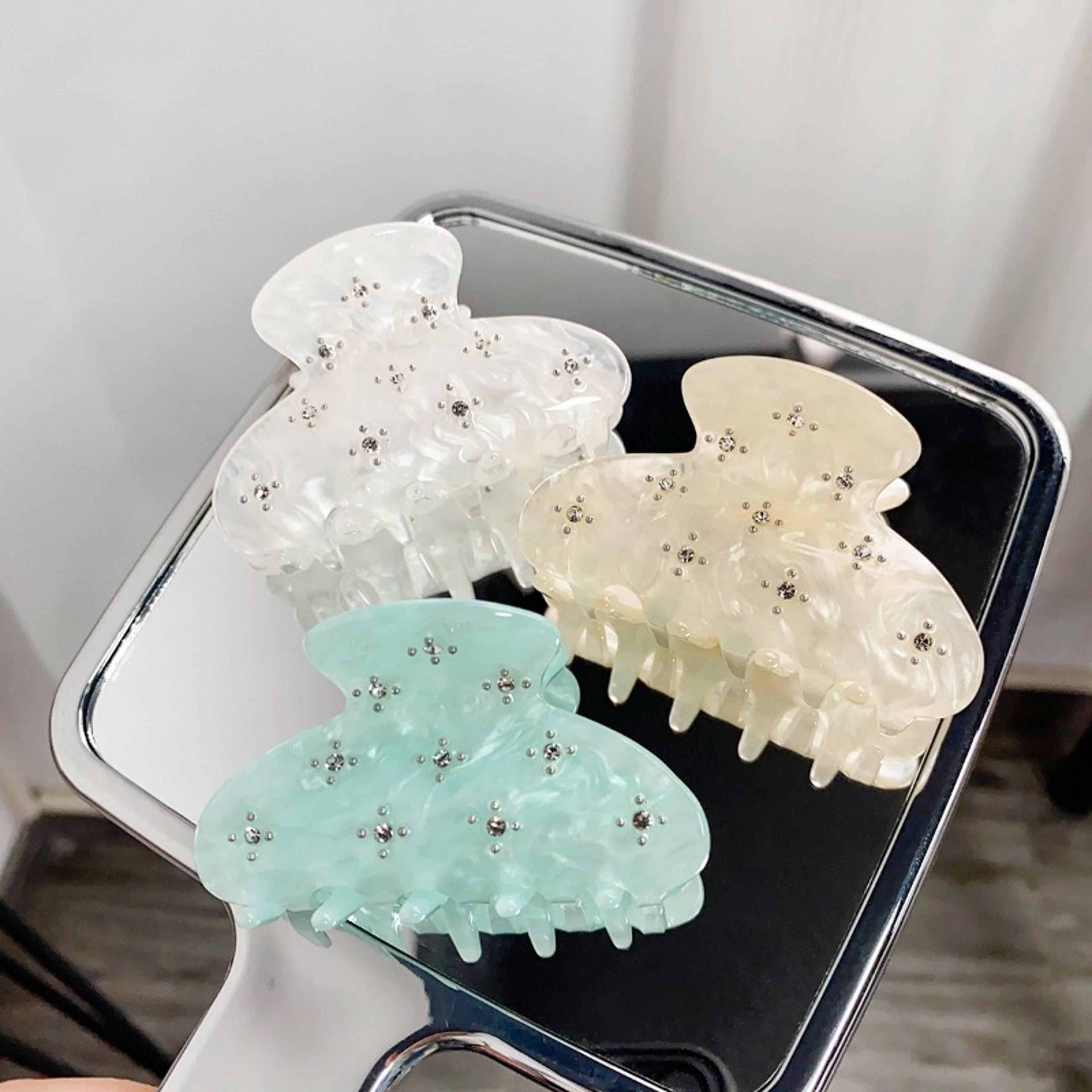 Shell Sparkle Hair Claw Clip With Rhinestones Elegant Shell Hair Clip For Everyday Styling 1
