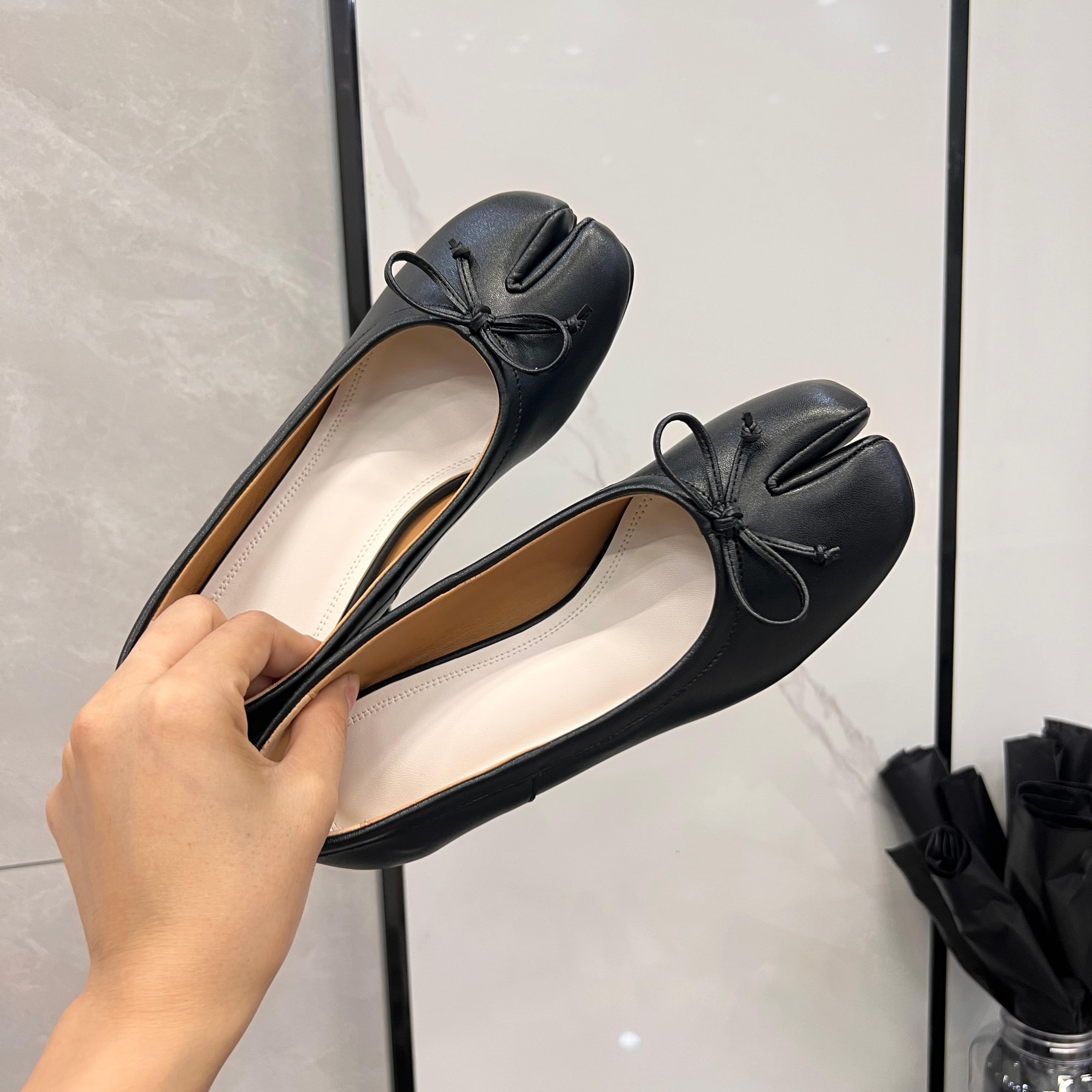 Womens Split Toe Ballet Flats With Bow Detail And SlipOn Design 2