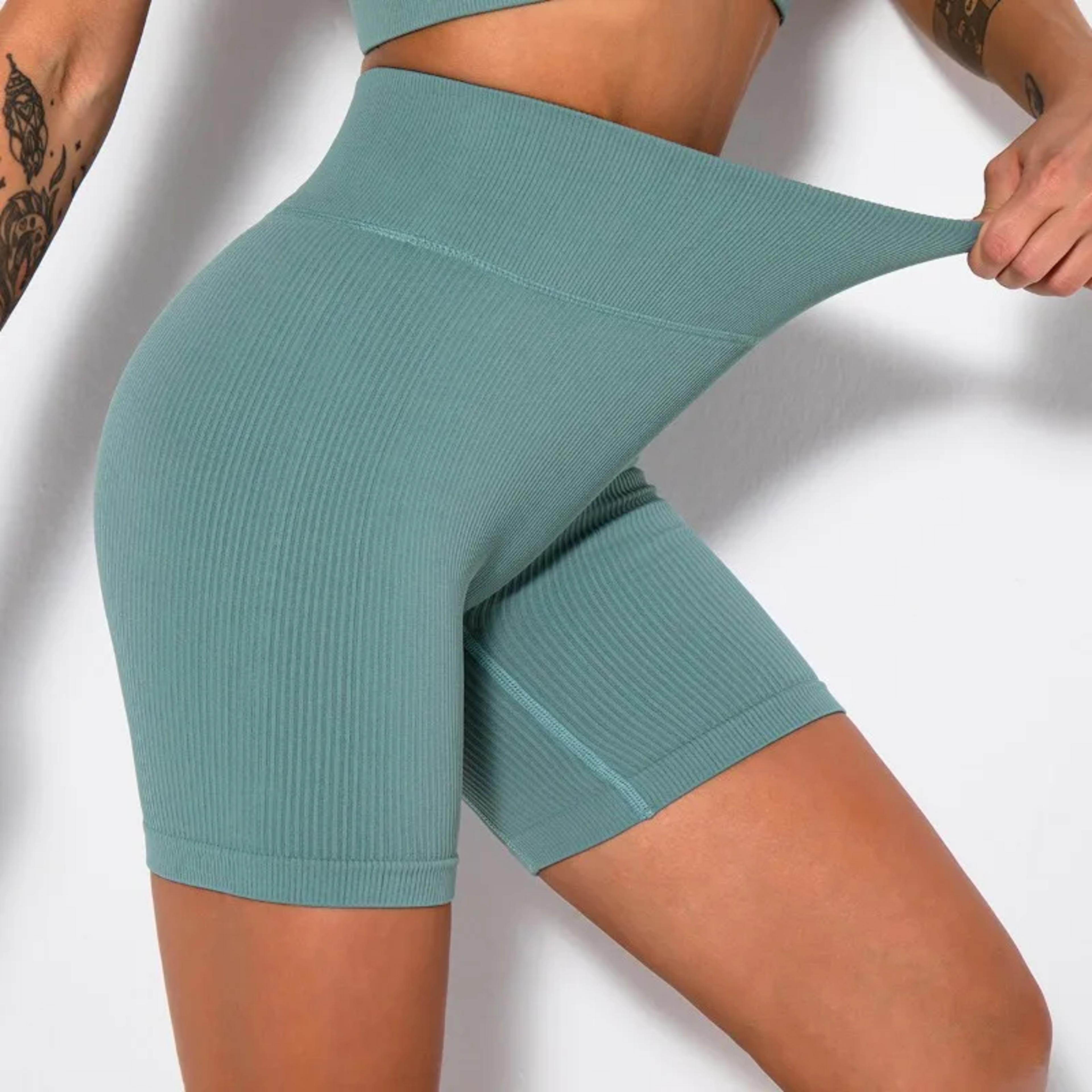 Womens Seamless HighWaisted KneeLength Workout Leggings With BootyLifting Design 2