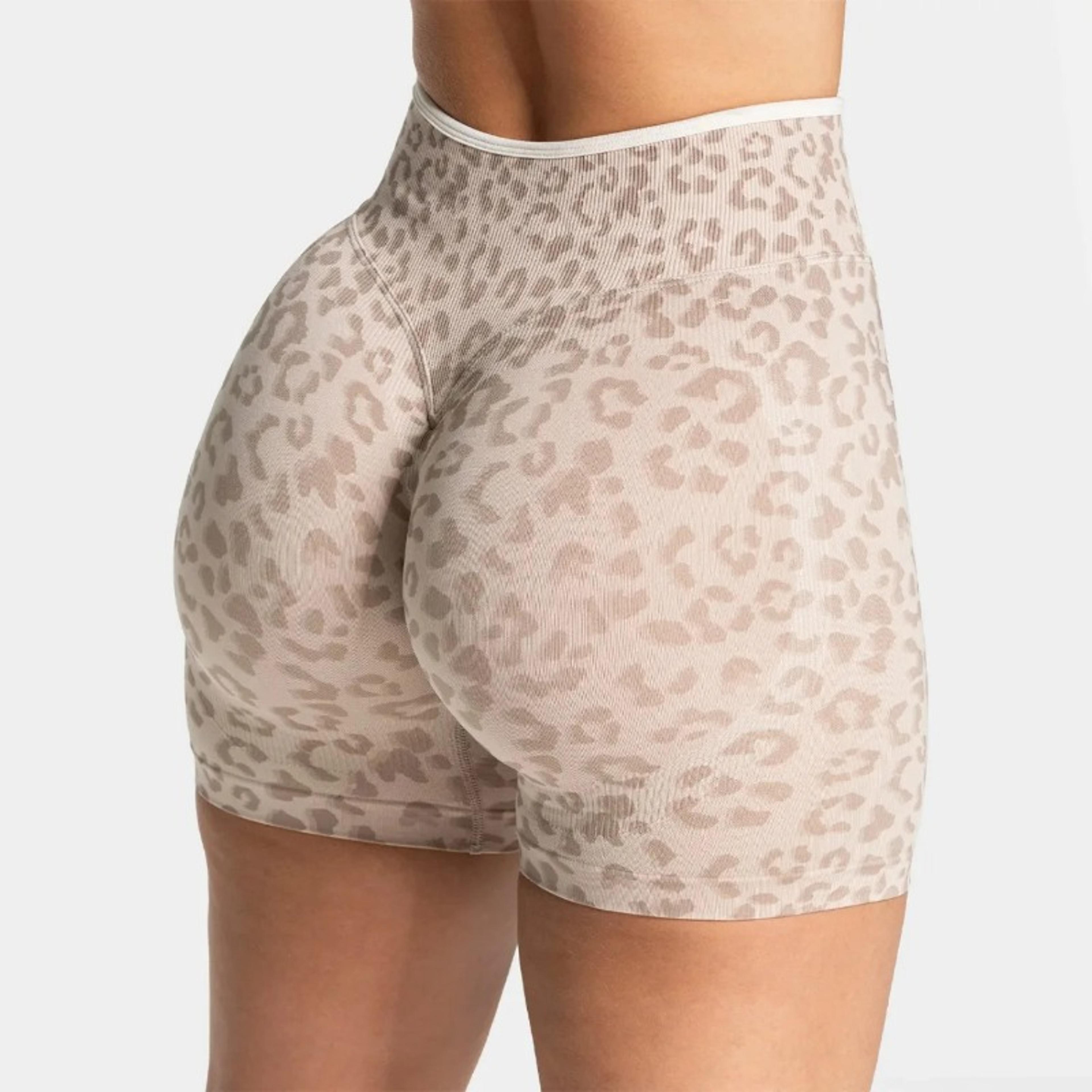 Womens High Waisted Leopard Print Seamless Yoga Shorts With Contrast Trim 1