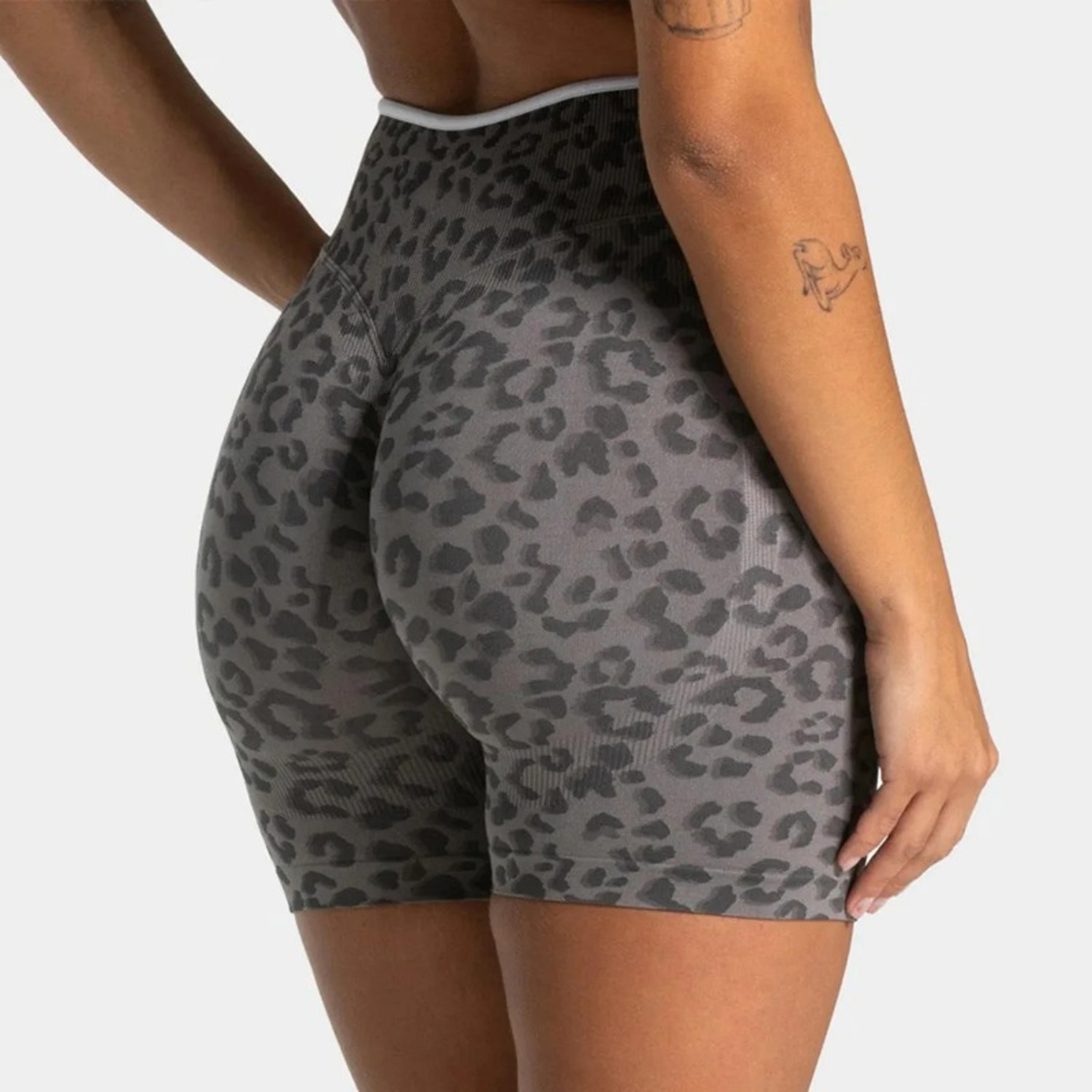 Womens High Waisted Leopard Print Seamless Yoga Shorts With Contrast Trim 5