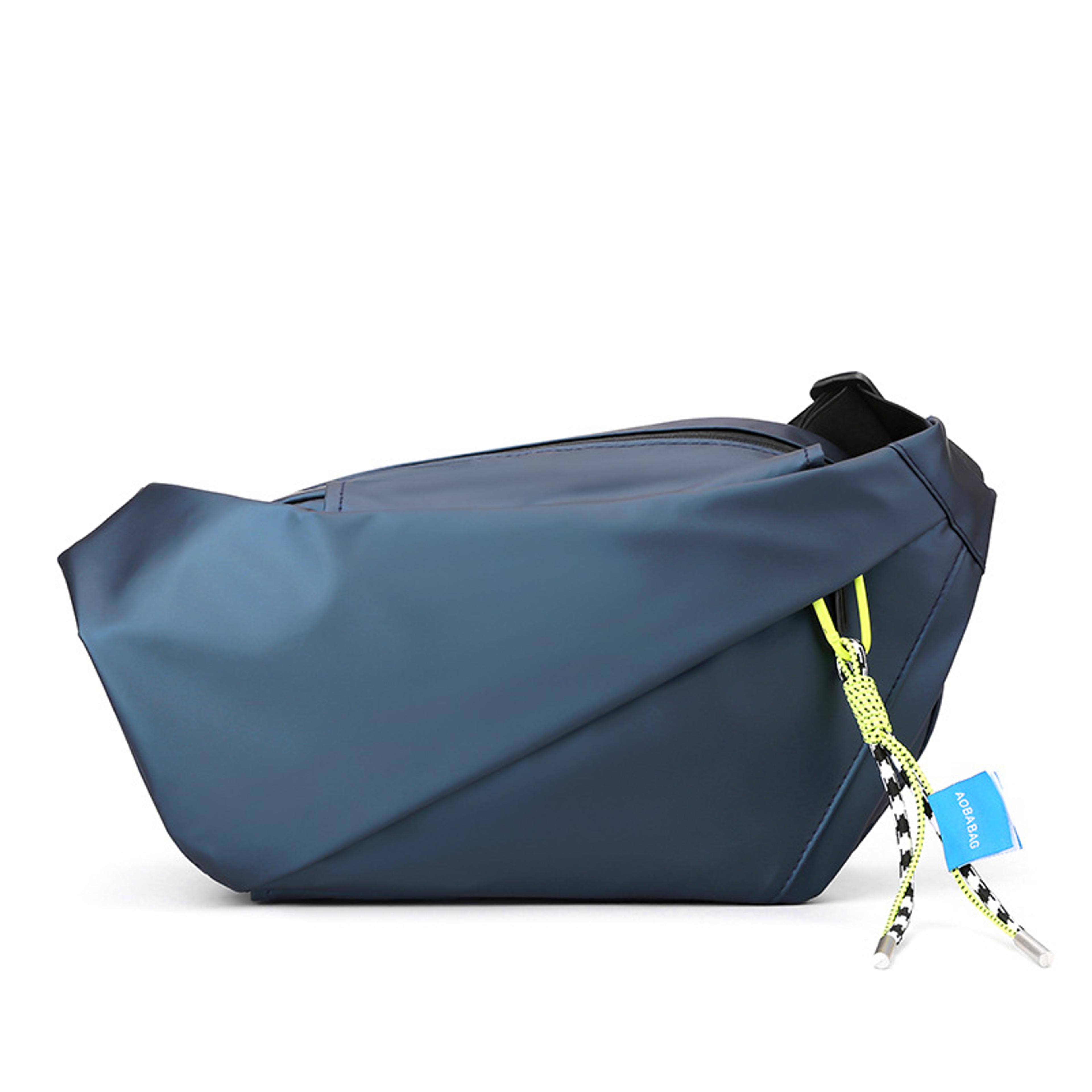 Waterproof Crossbody Chest Bag For Men Large Capacity Shoulder Chest Bag For Travel Running Cycling 7